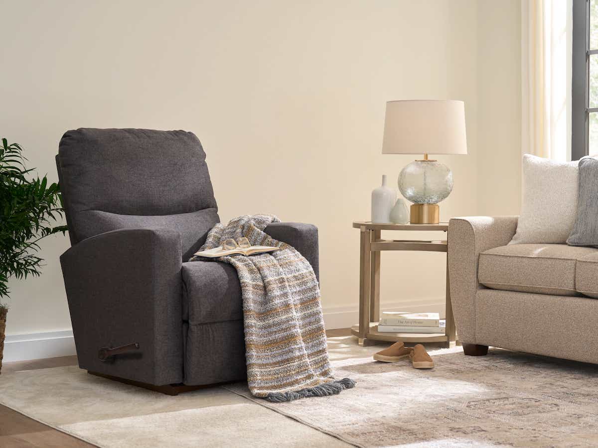 La-Z-Boy Sherman Rocking Recliner — A Simple Way into the Brand La-Z-Boy Recliner Chair