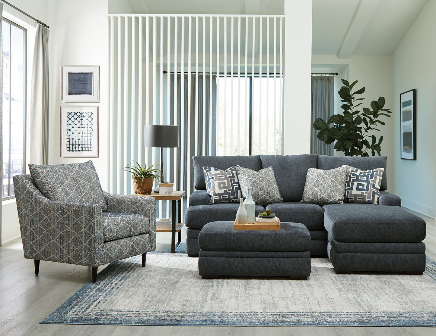 Luca Swivel Chair