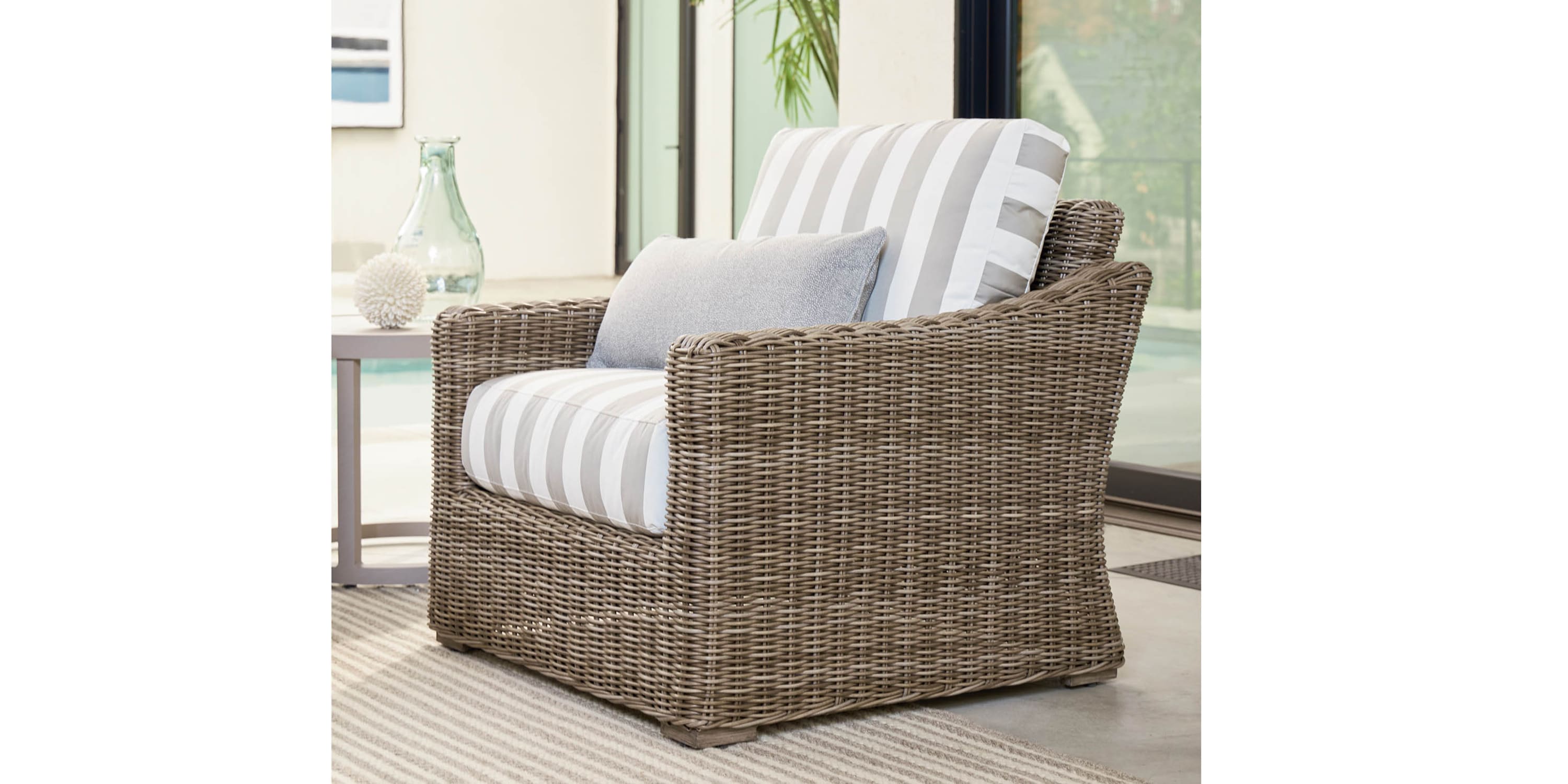 Huntington Outdoor Lounge Chair Bassett