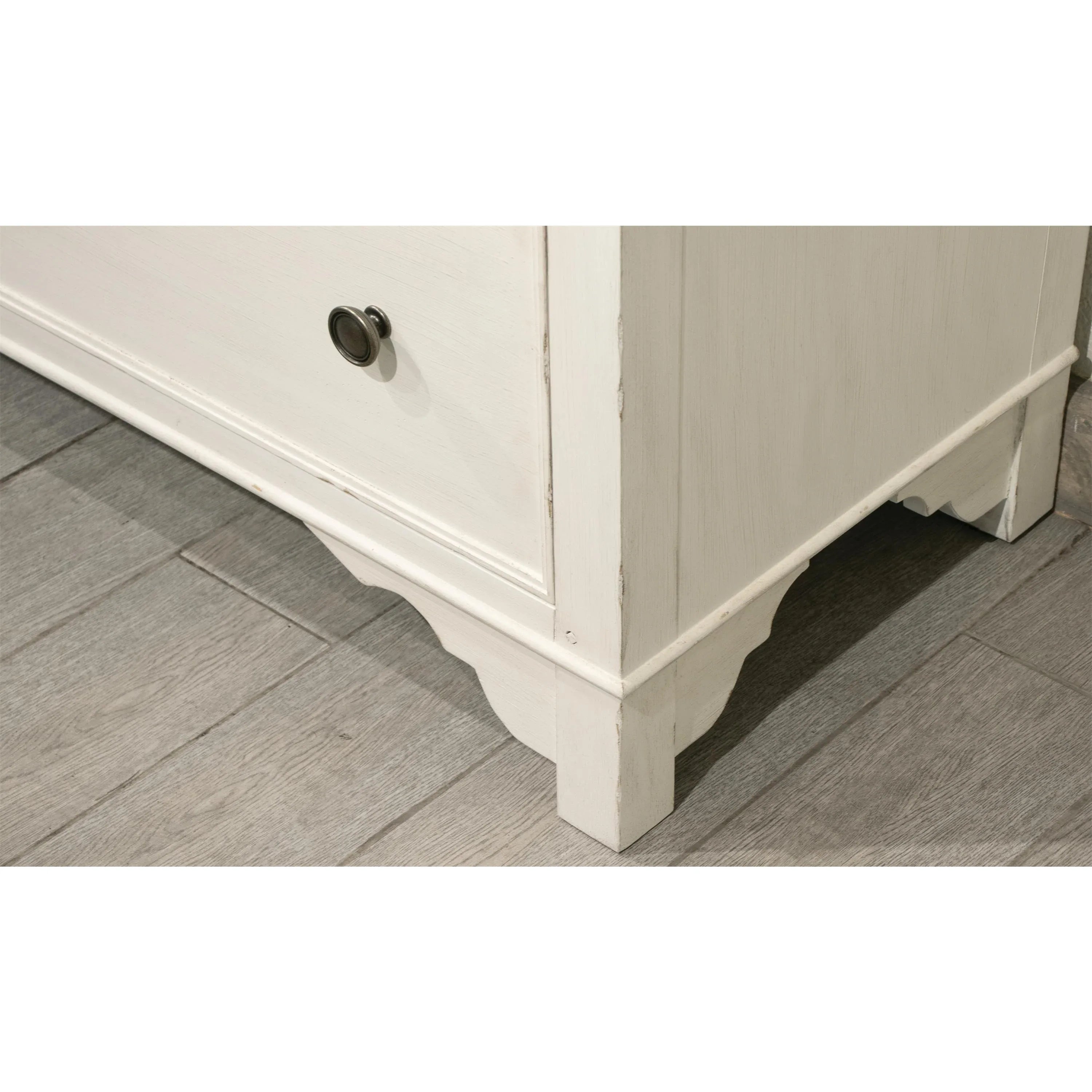 Grand Haven 5-drawer Chest Riverside Furniture Bedroom