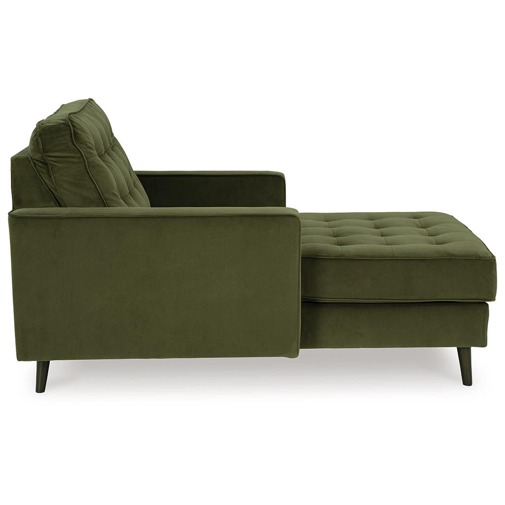 Reveon Lakes Chaise Ashley® Living Room