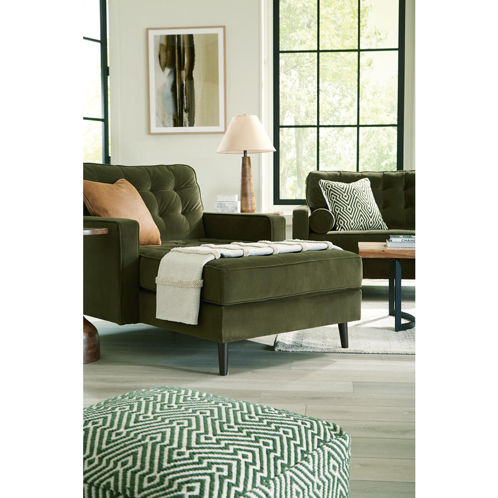 Reveon Lakes Chaise Ashley® Living Room
