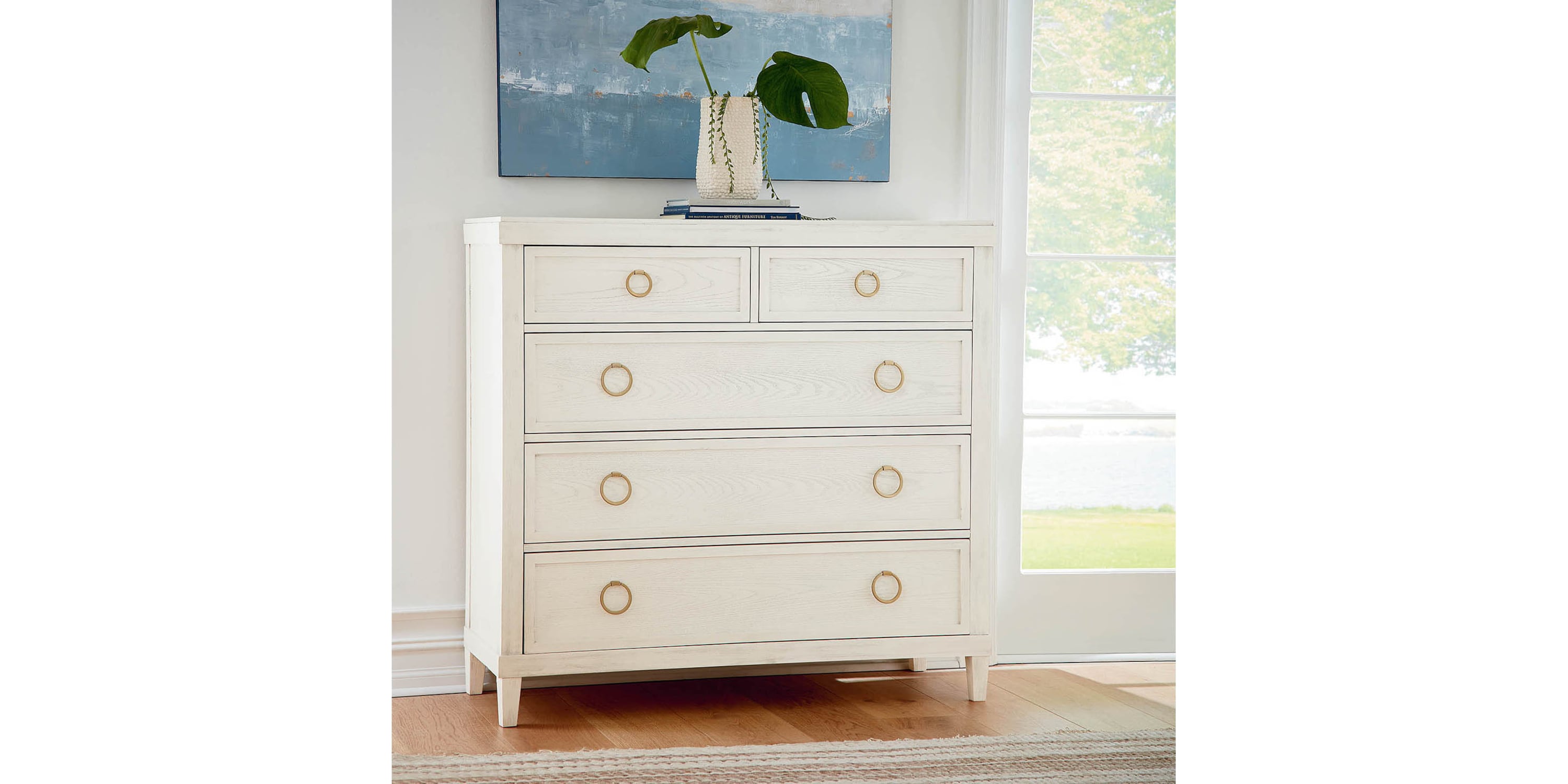 Ventura Chest Bassett Bedroom Furniture