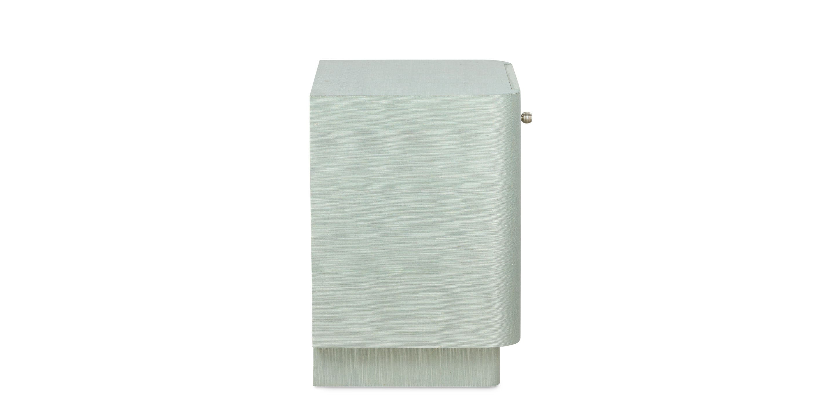 Bassett Newbury Small Accent Nightstand — 22-Inch Fit
