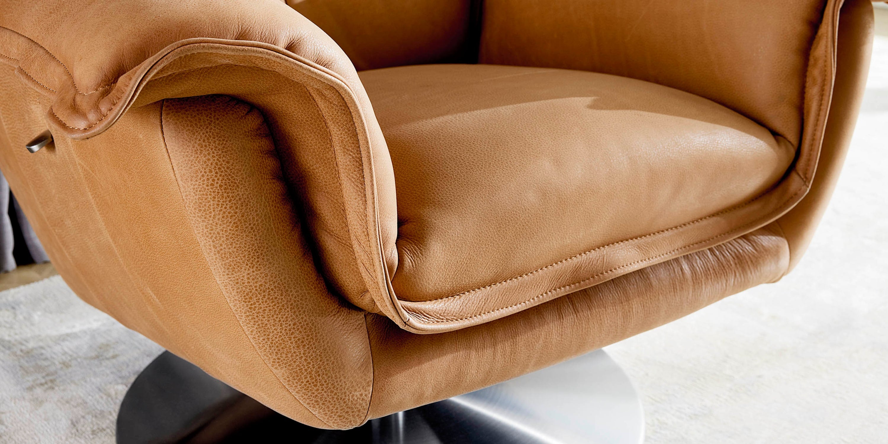 Dunn Leather Swivel Arm Chair Bassett