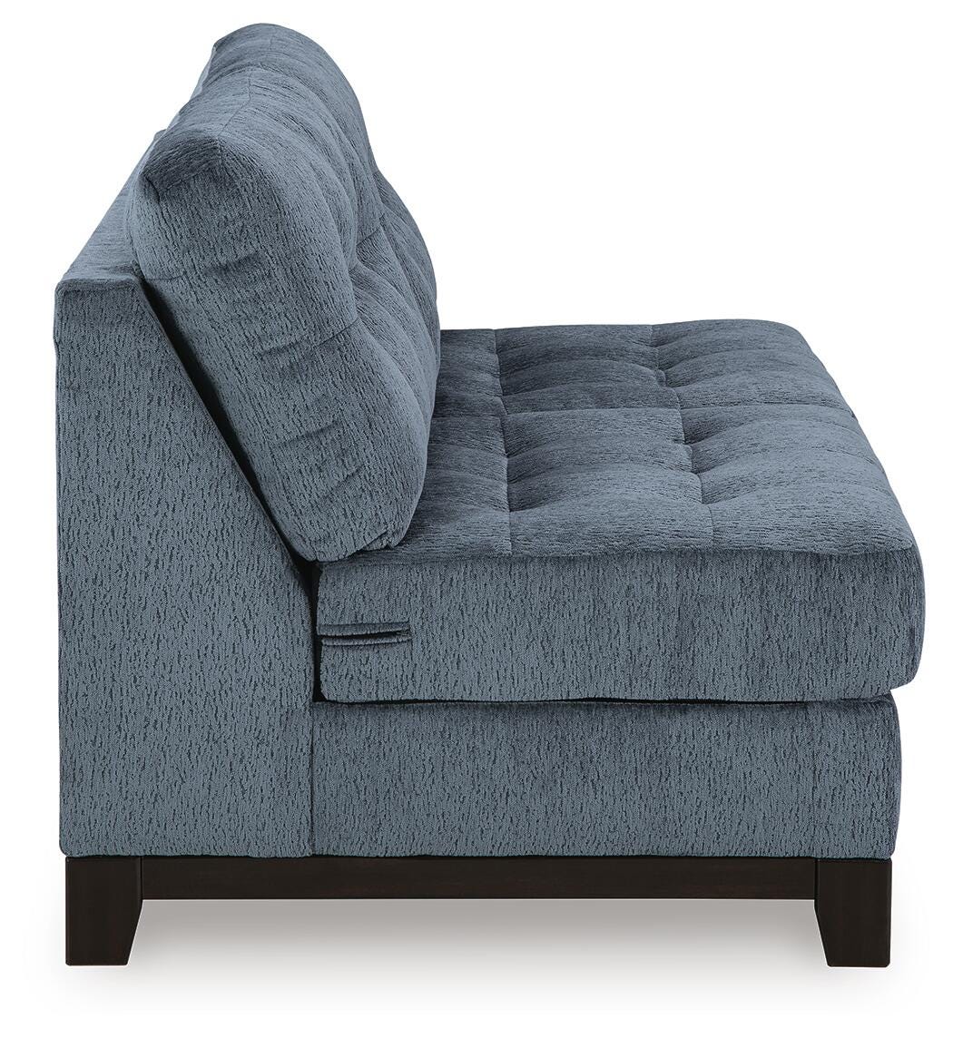 Maxon Place 3-Piece Sectional and Ottoman — 100-Inch Sofa Benchcraft® Living Room