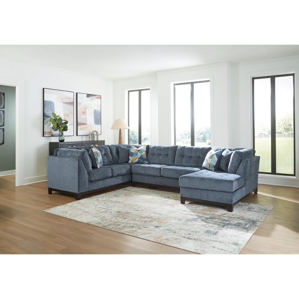 Maxon Place 3-Piece Sectional with Chaise Benchcraft® Living Room