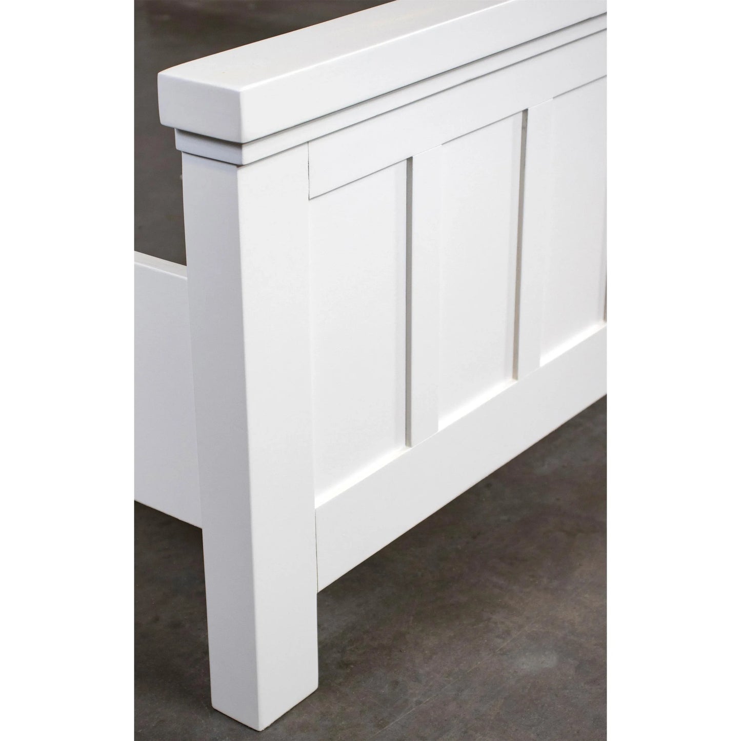 Cora 6/6 Panel Footboard Riverside Furniture Bedroom