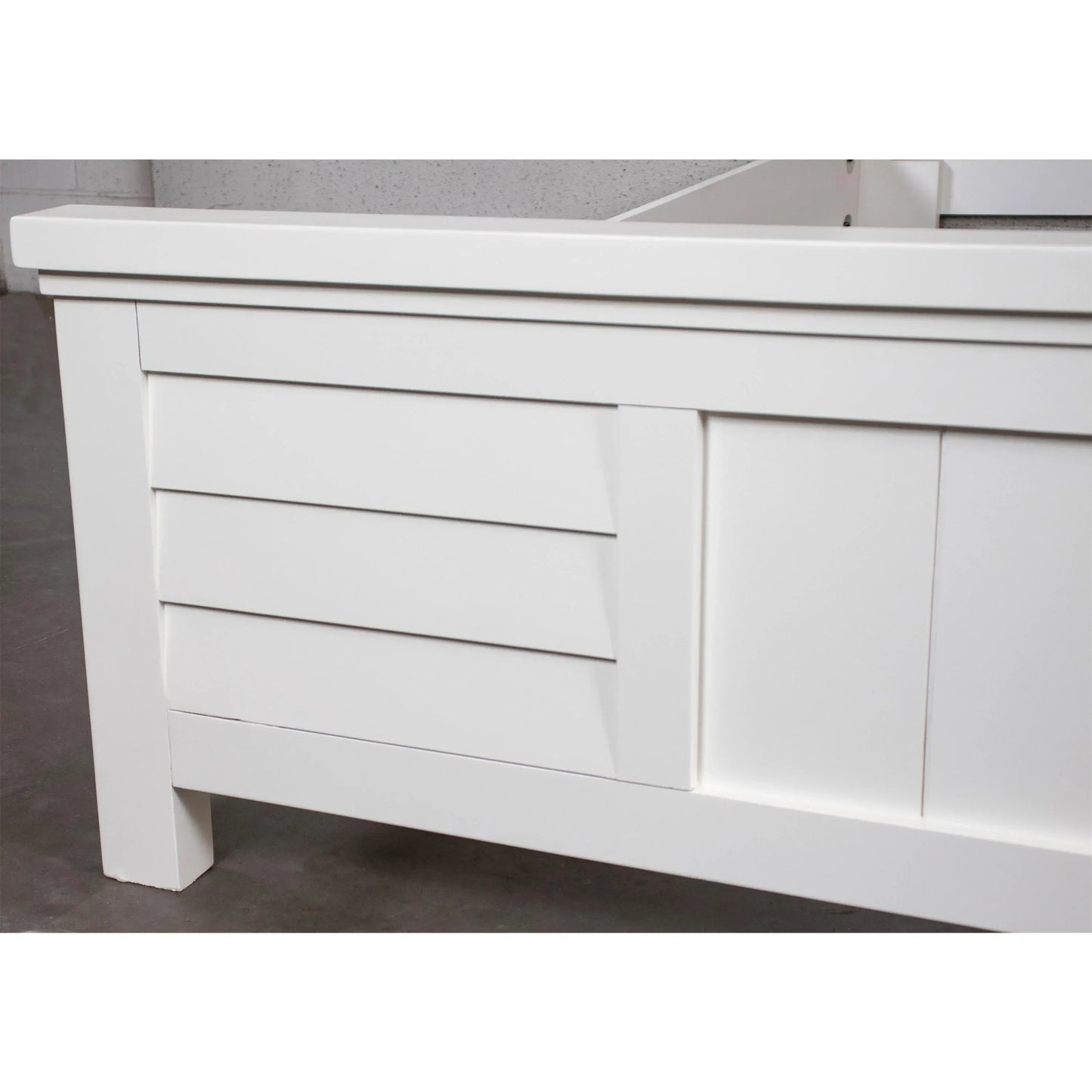 Riverside Cora 6/6 Louver Footboard Riverside Furniture Bedroom