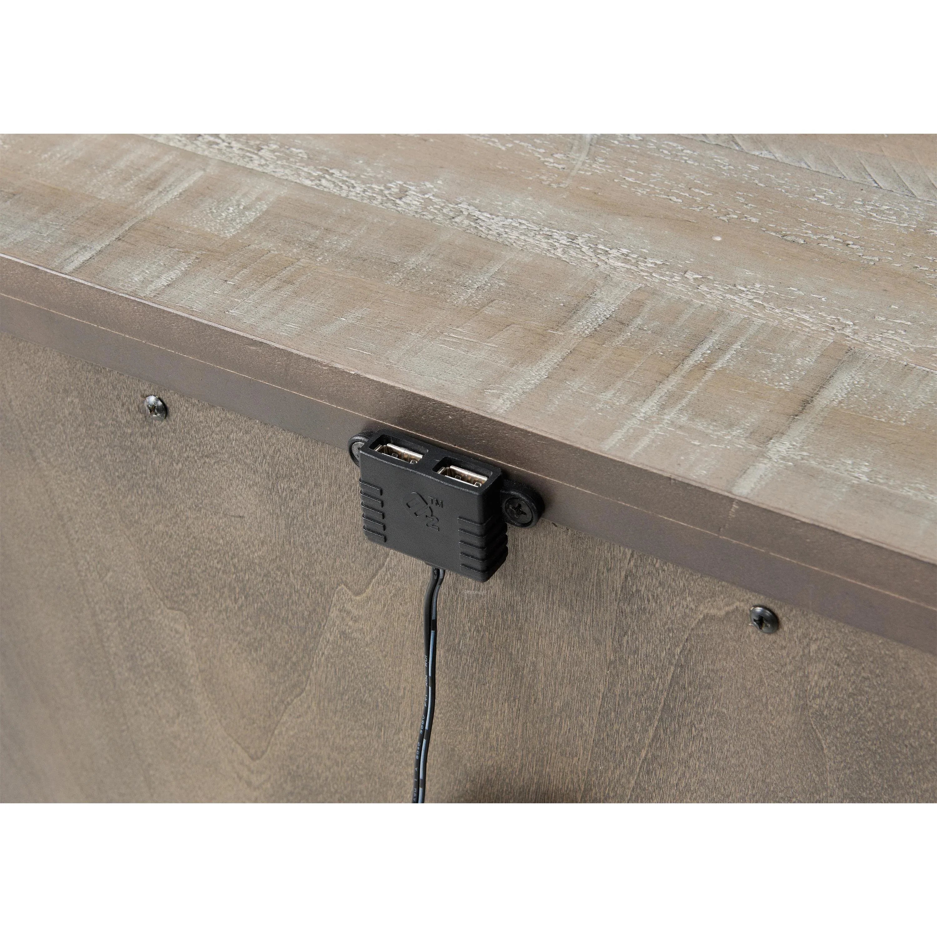 Intrigue 3-drawer Nightstand Riverside Furniture Bedroom