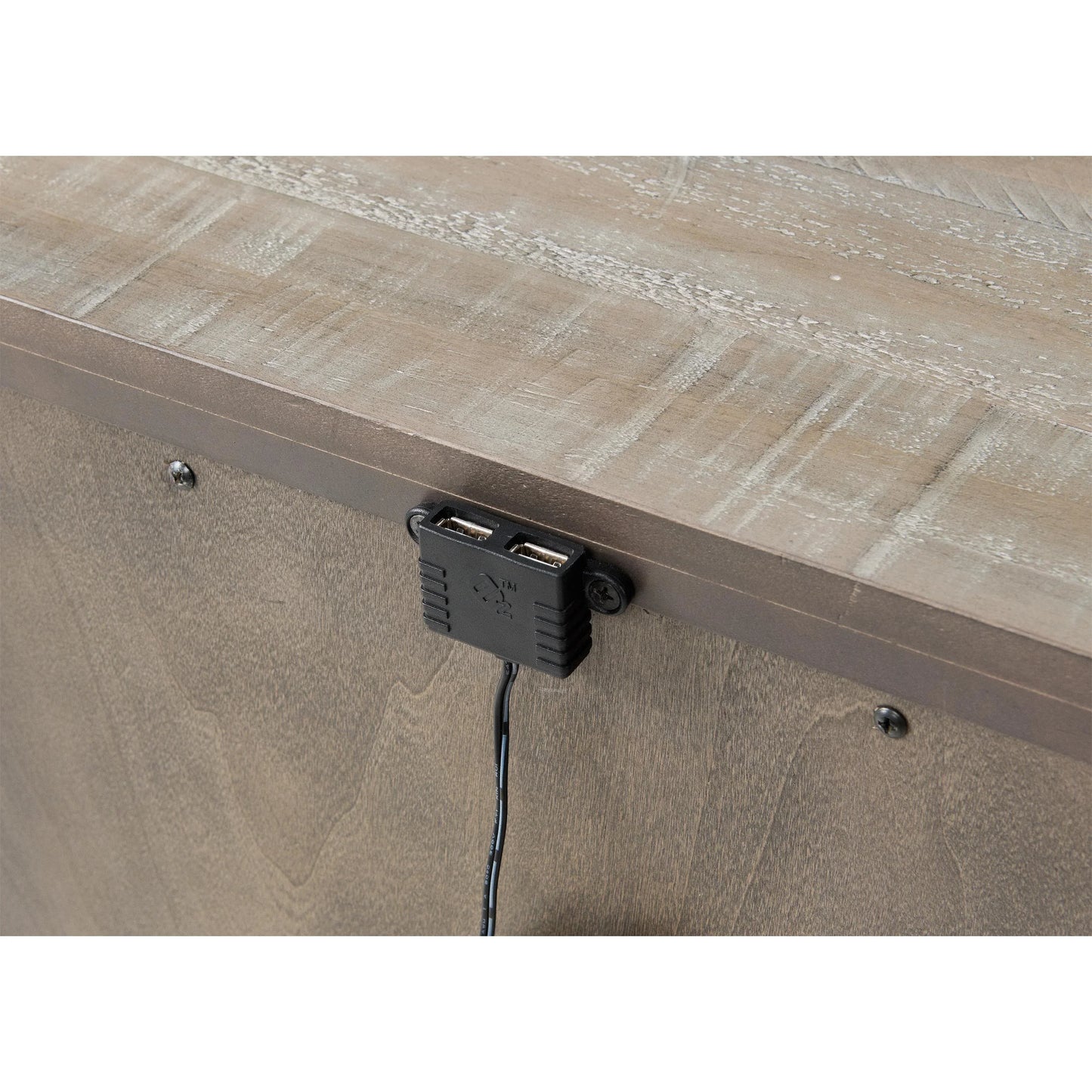 Intrigue 3-drawer Nightstand Riverside Furniture Bedroom