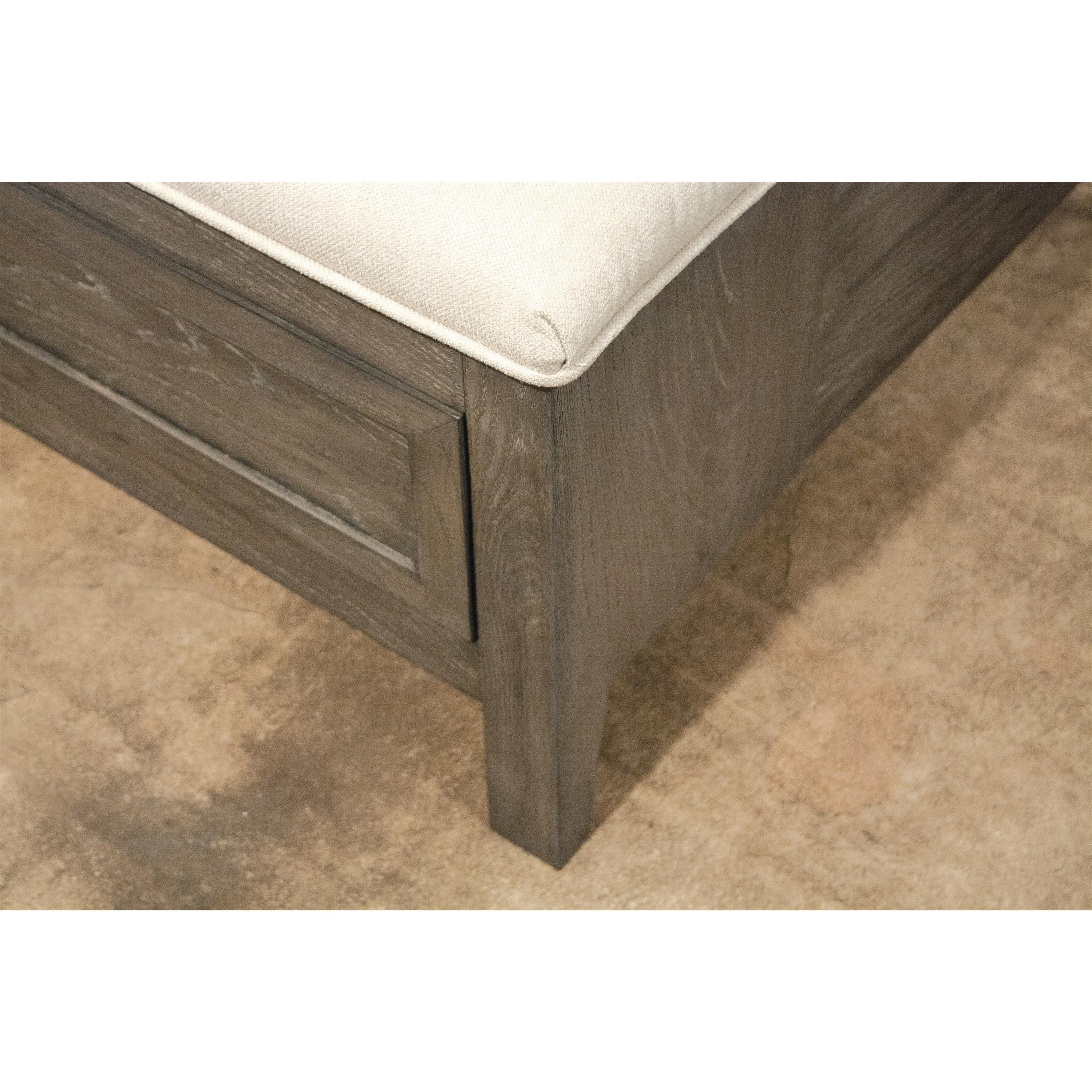Vogue 5/0 Uph Bnch Stg Ftbd Riverside Furniture Bedroom