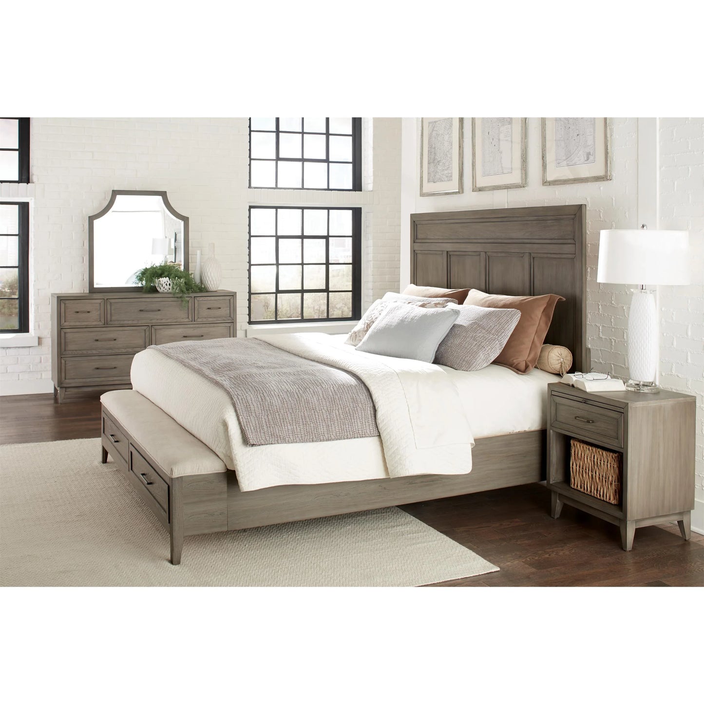 Vogue 6/0-6/6 Uph Bnch Stg Ftbd Riverside Furniture Bedroom