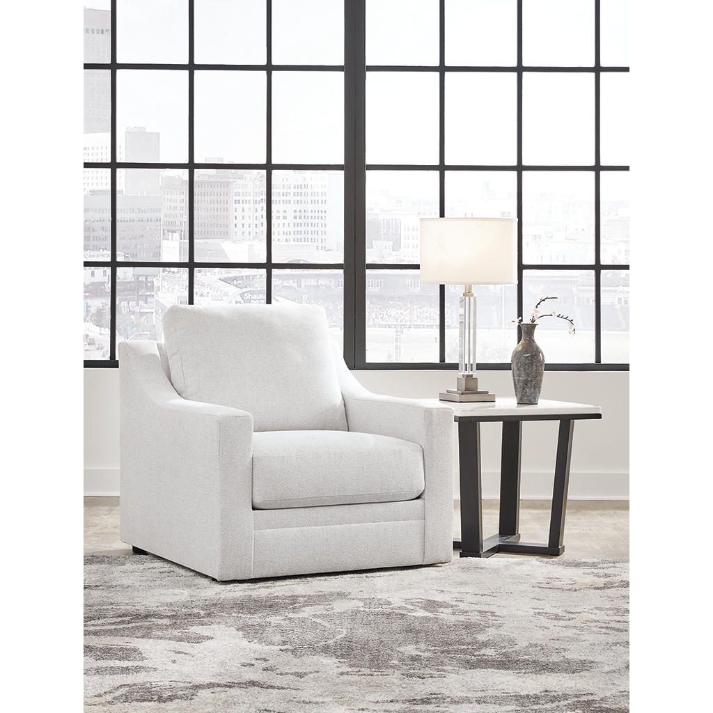 Maitelynn Chair Signature Design by Ashley® Living Room