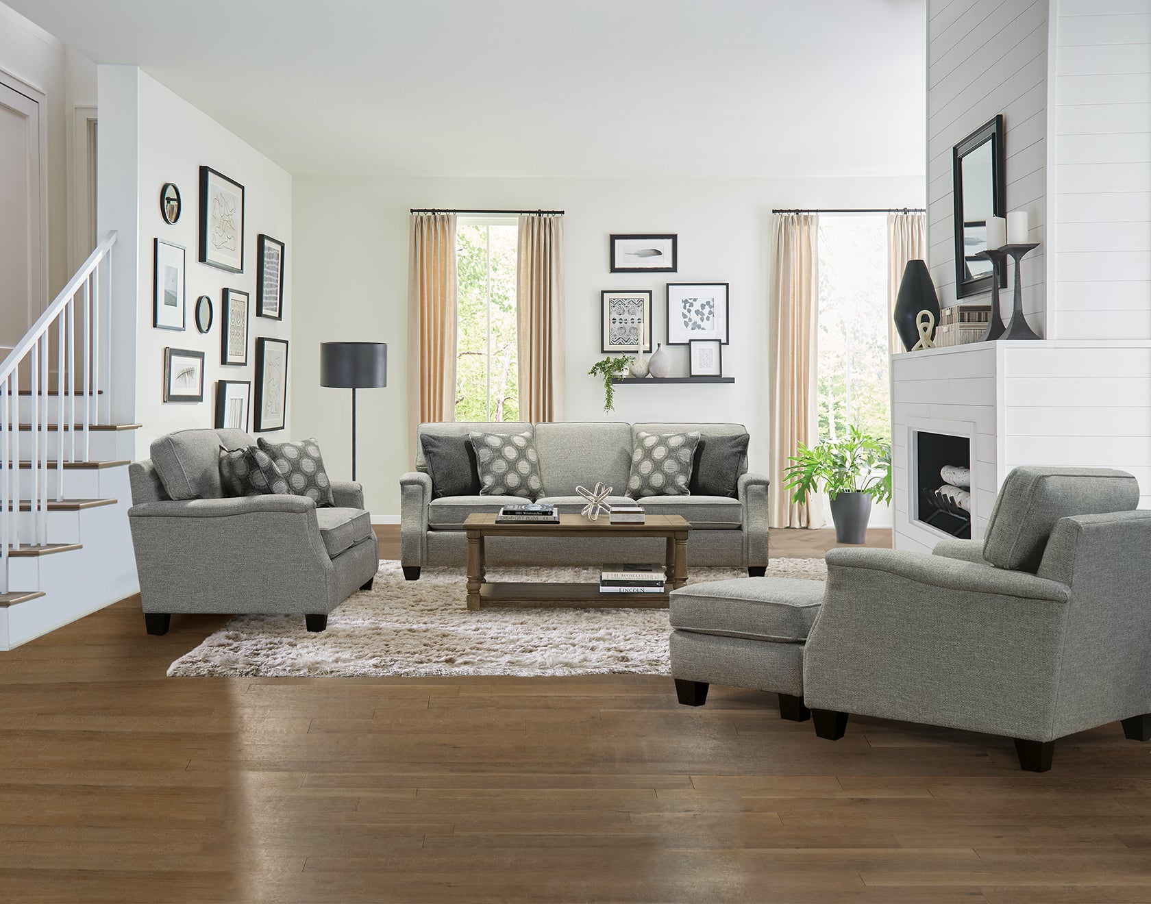 Salem Loveseat
