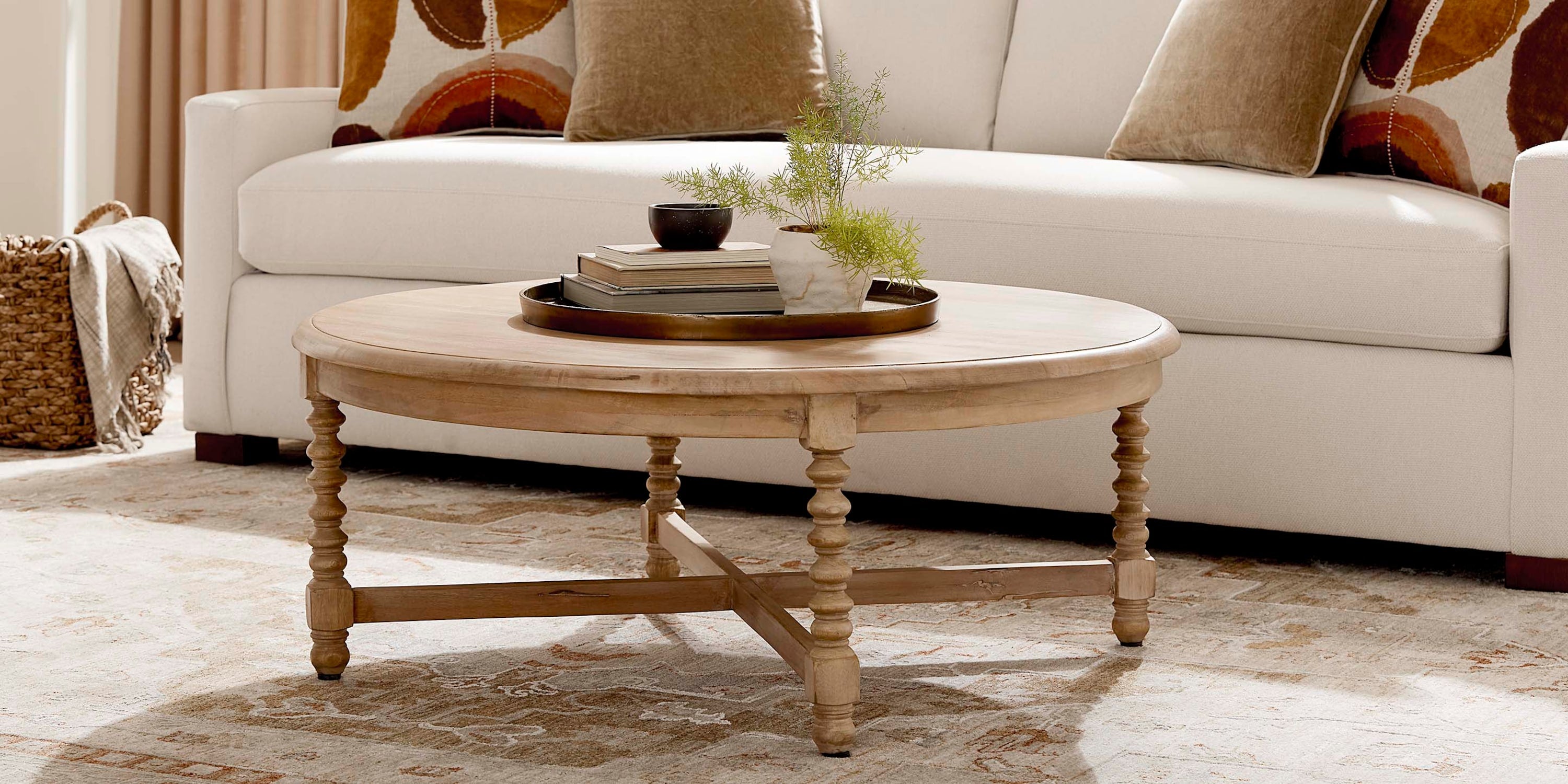 Portsmouth Round Cocktail Table Bassett