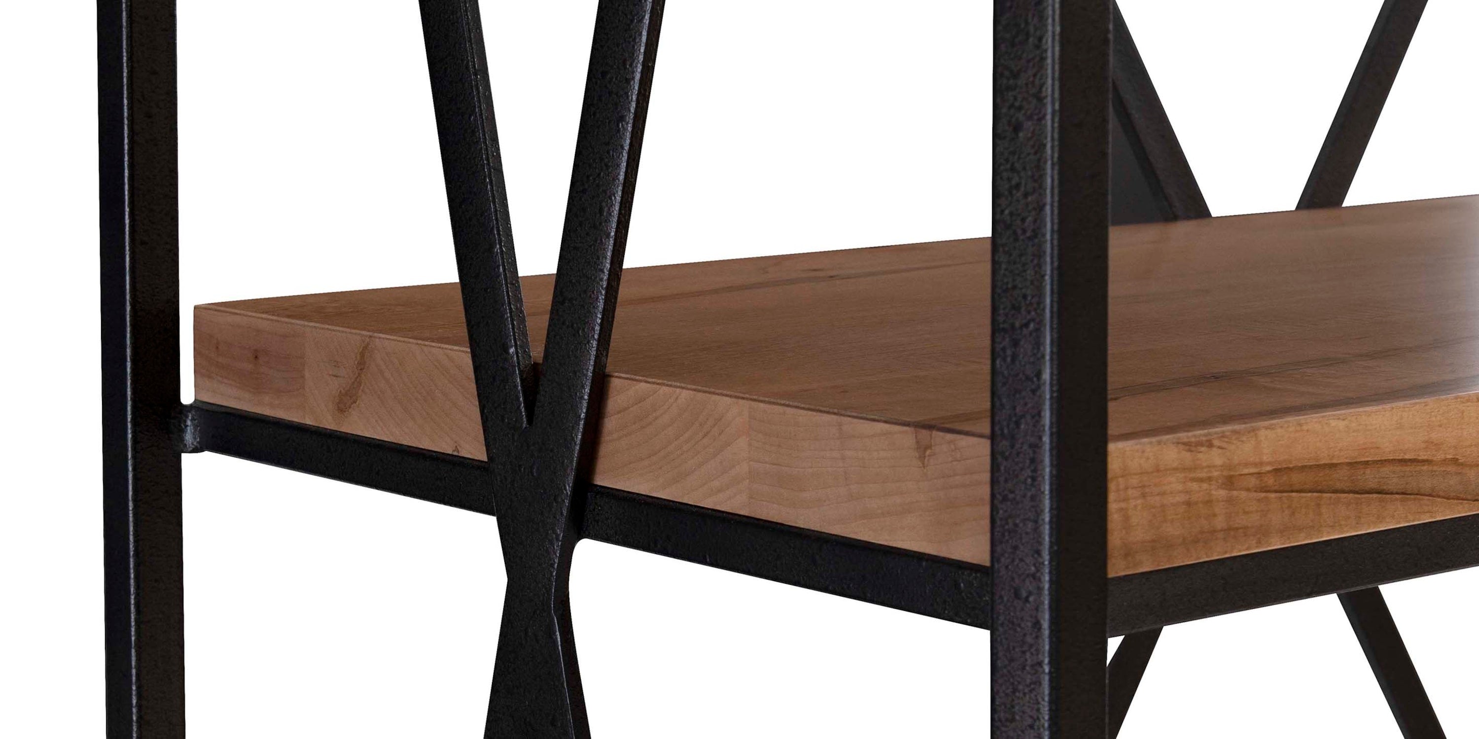 Winchester Etagere Bassett