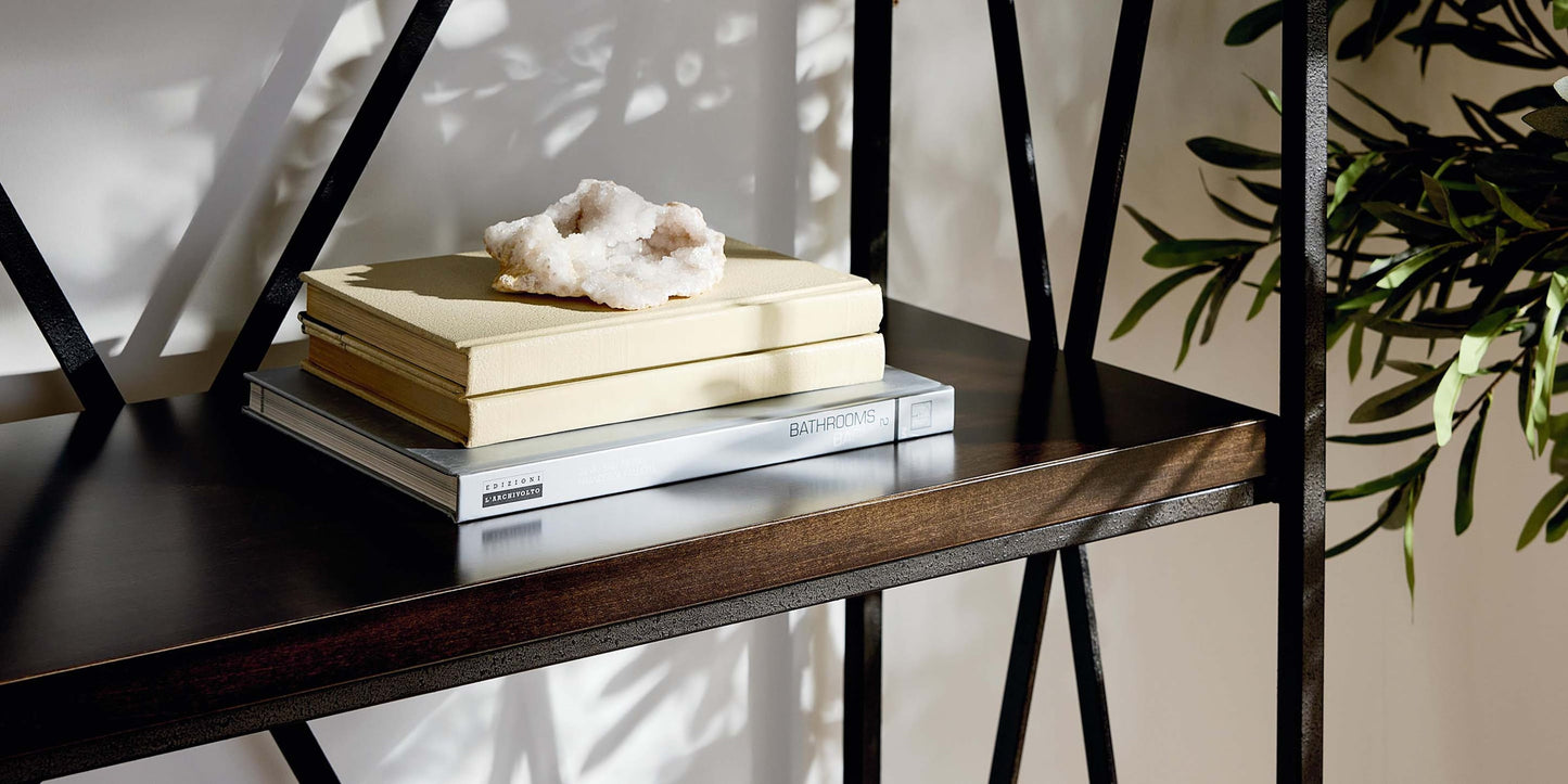 Winchester Etagere Bassett