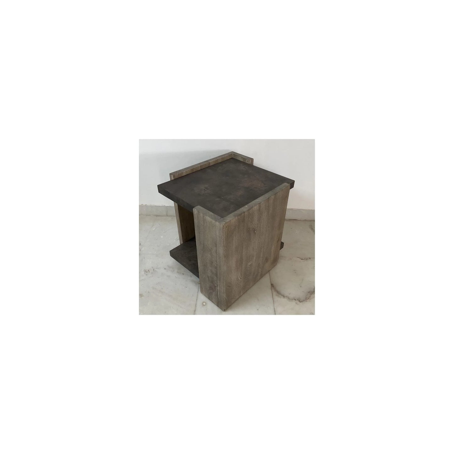 Trenton End Table Riverside Furniture Tables