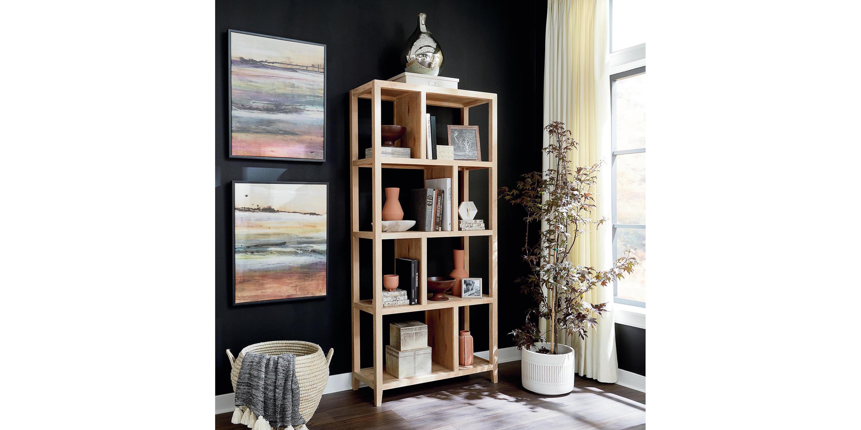 Highland Etagere Bassett