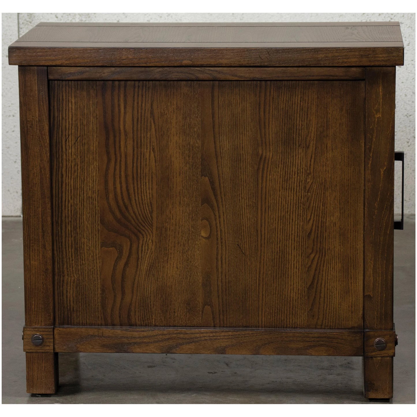 Windridge Chairside Chest Riverside Furniture Tables