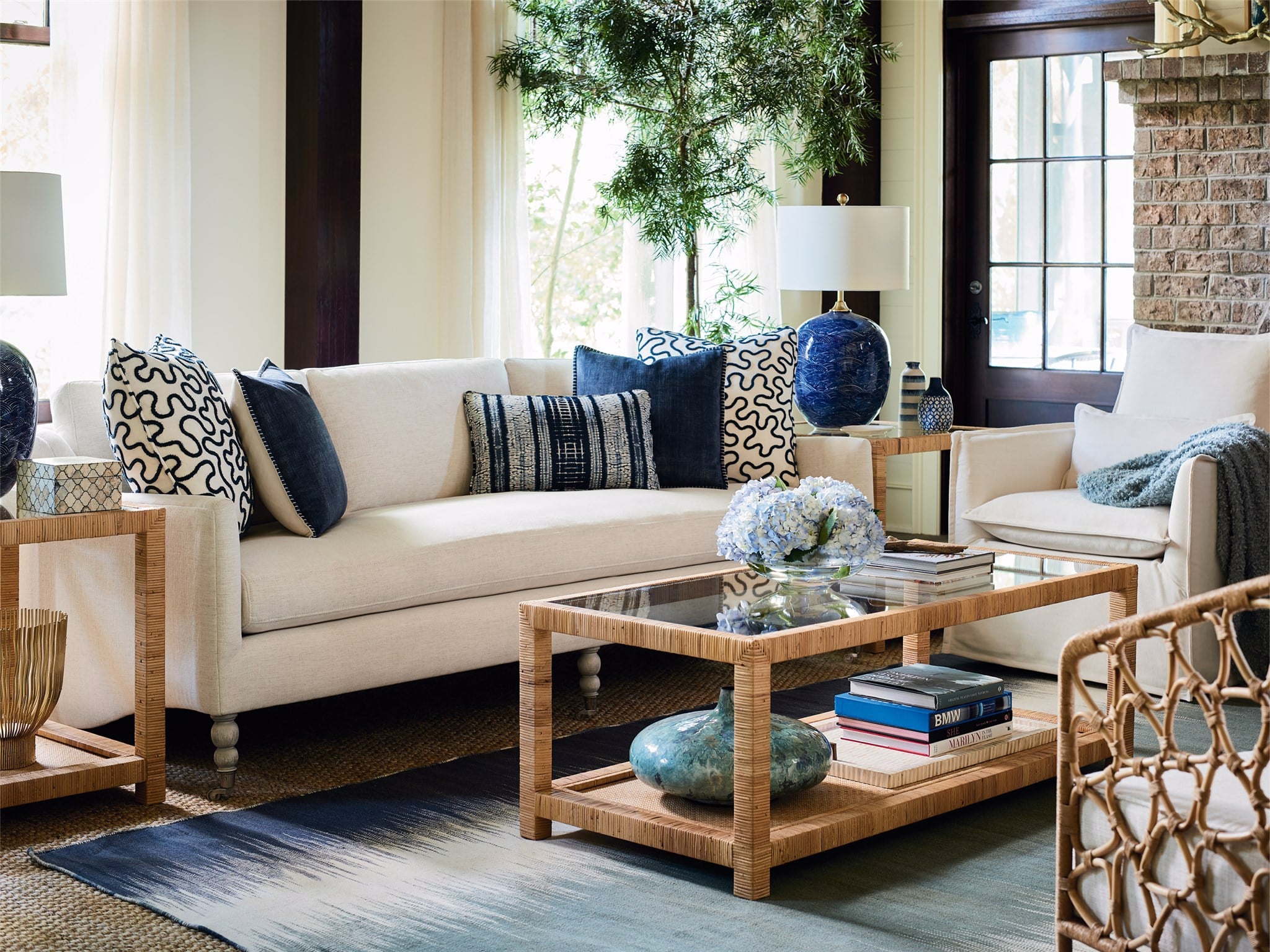 Universal Furniture Long Key End Table — Escape Collection