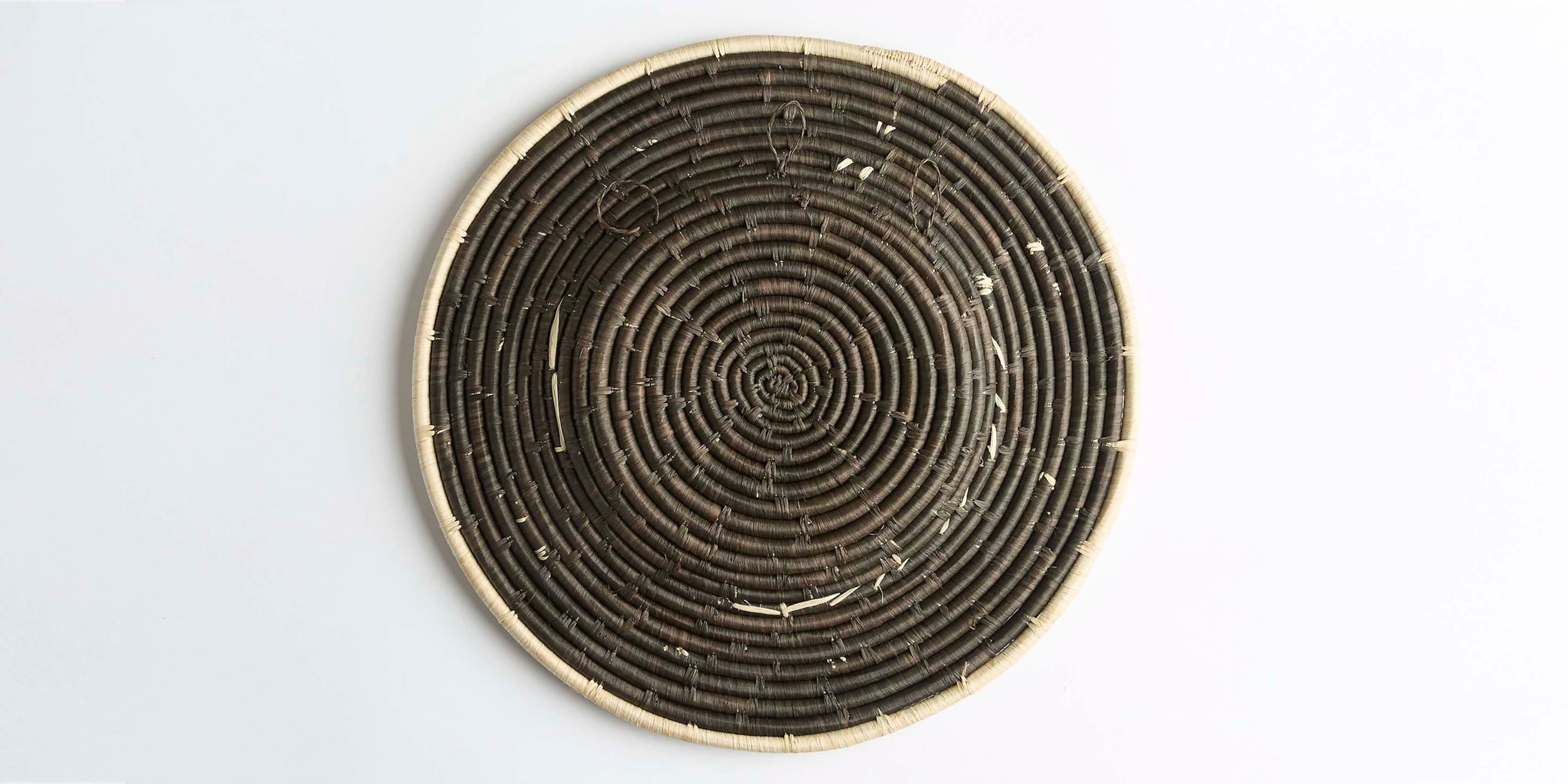 Wind Wall Basket Bassett
