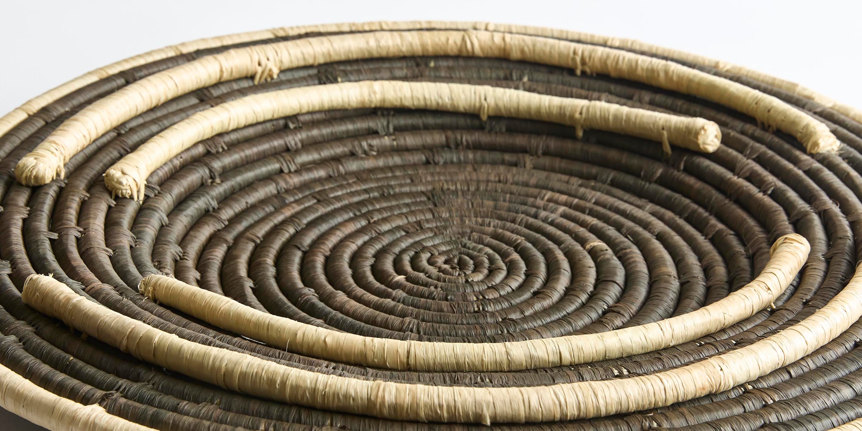 Wind Wall Basket Bassett
