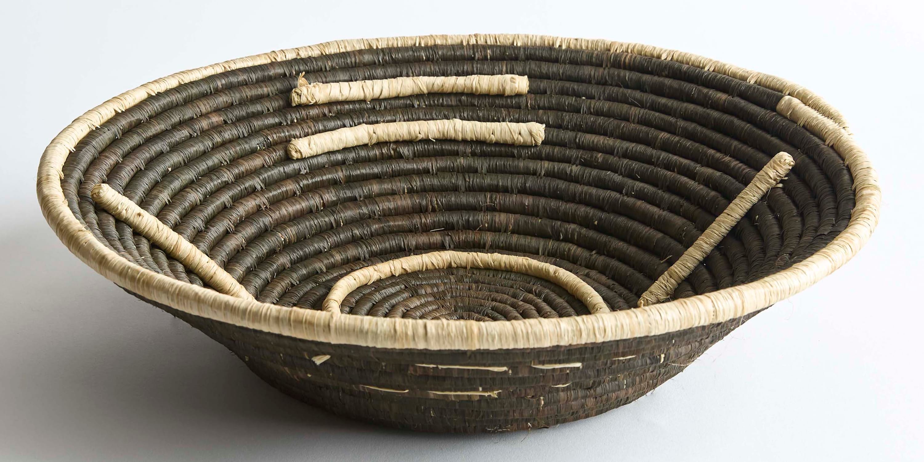 Peace Wall Basket Bassett