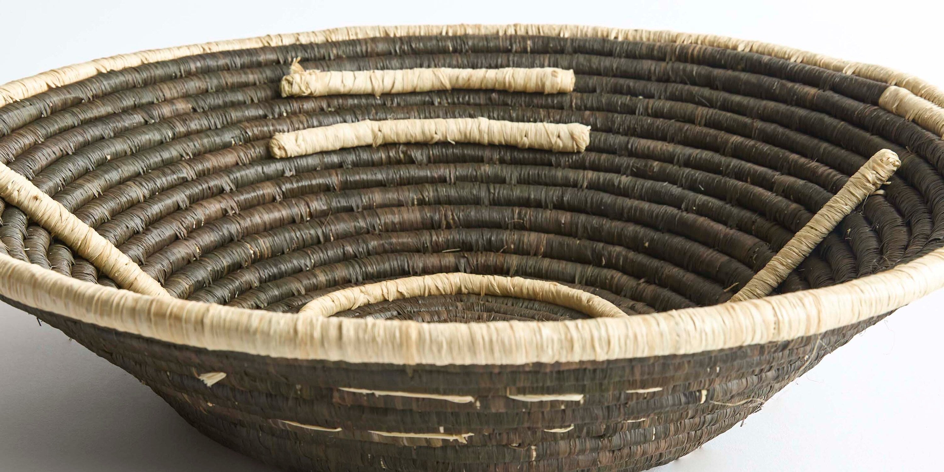 Peace Wall Basket Bassett