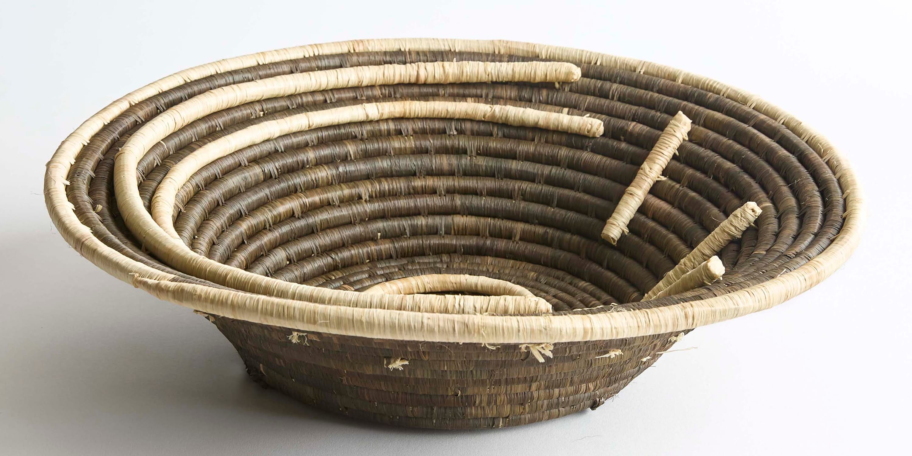 Family Wall Basket Bassett