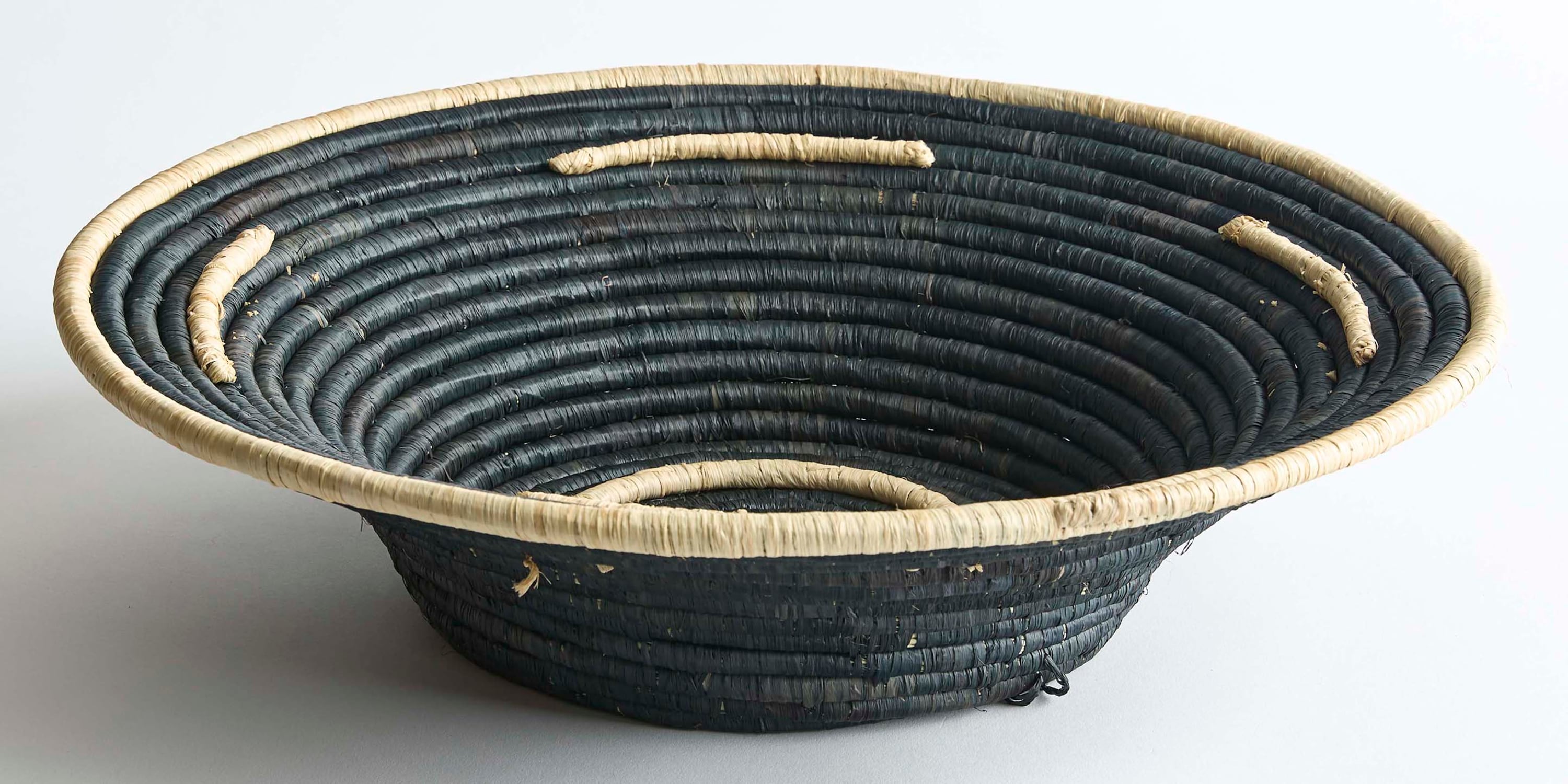 Village Wall Basket Bassett