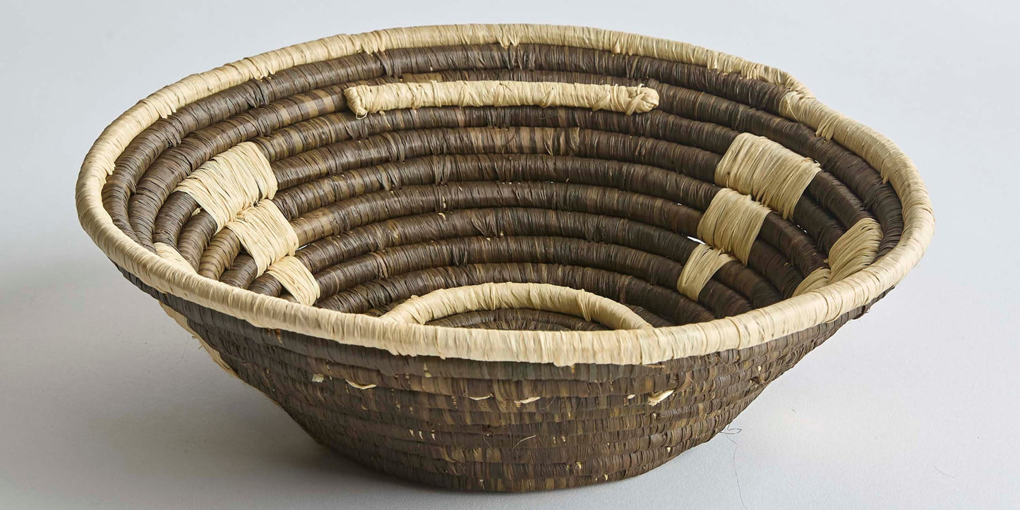 Earth Wall Basket Bassett