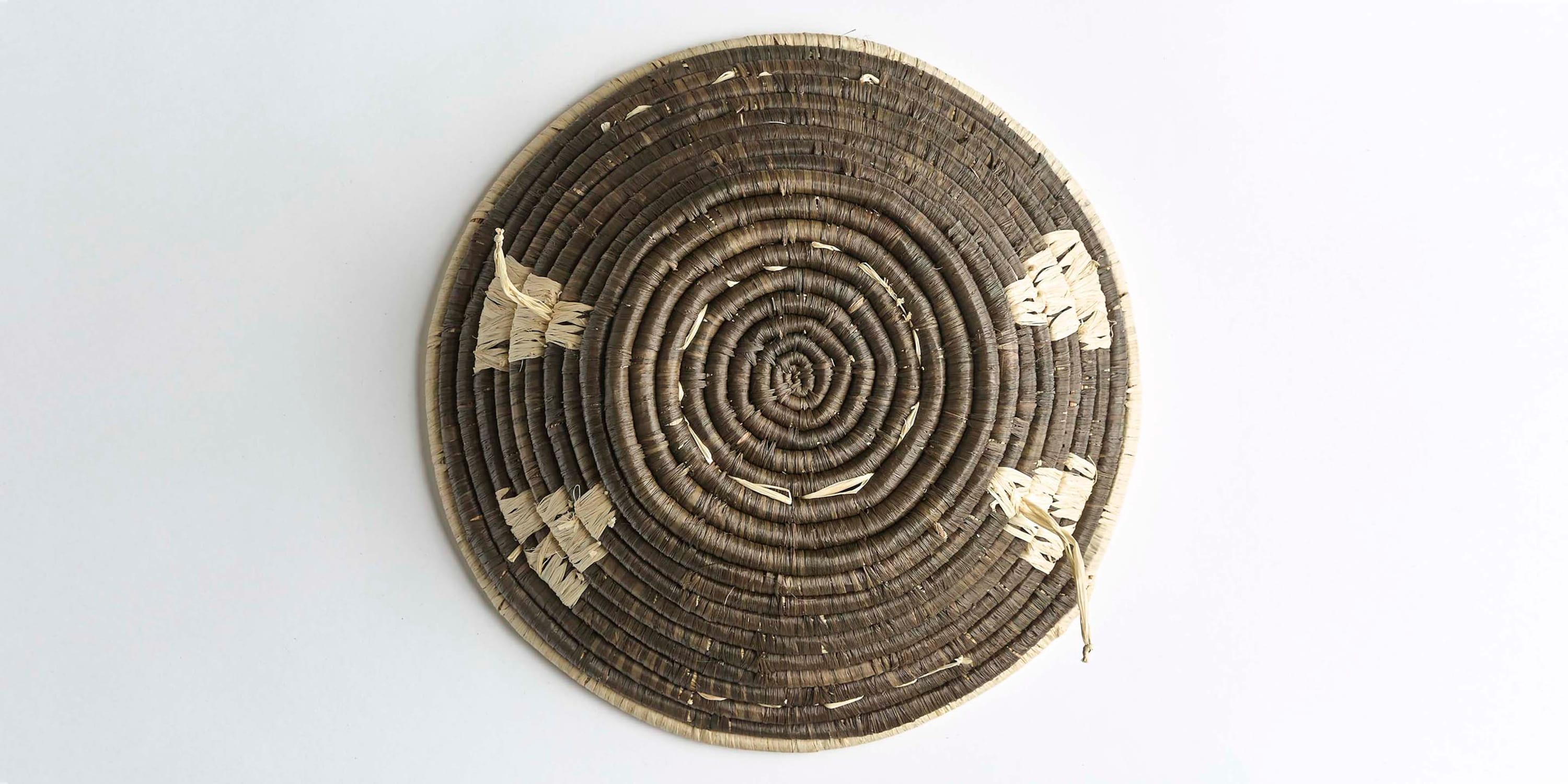 Earth Wall Basket Bassett