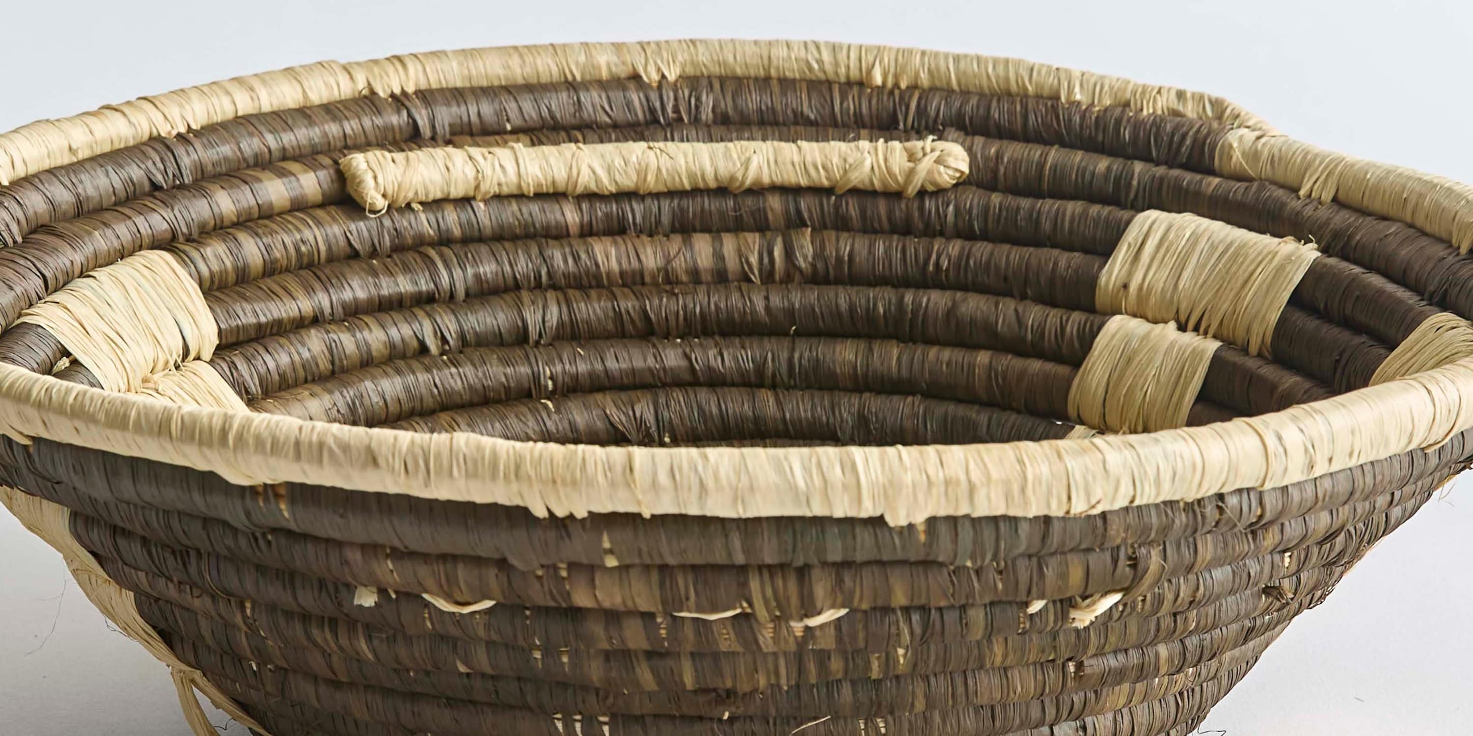 Earth Wall Basket Bassett