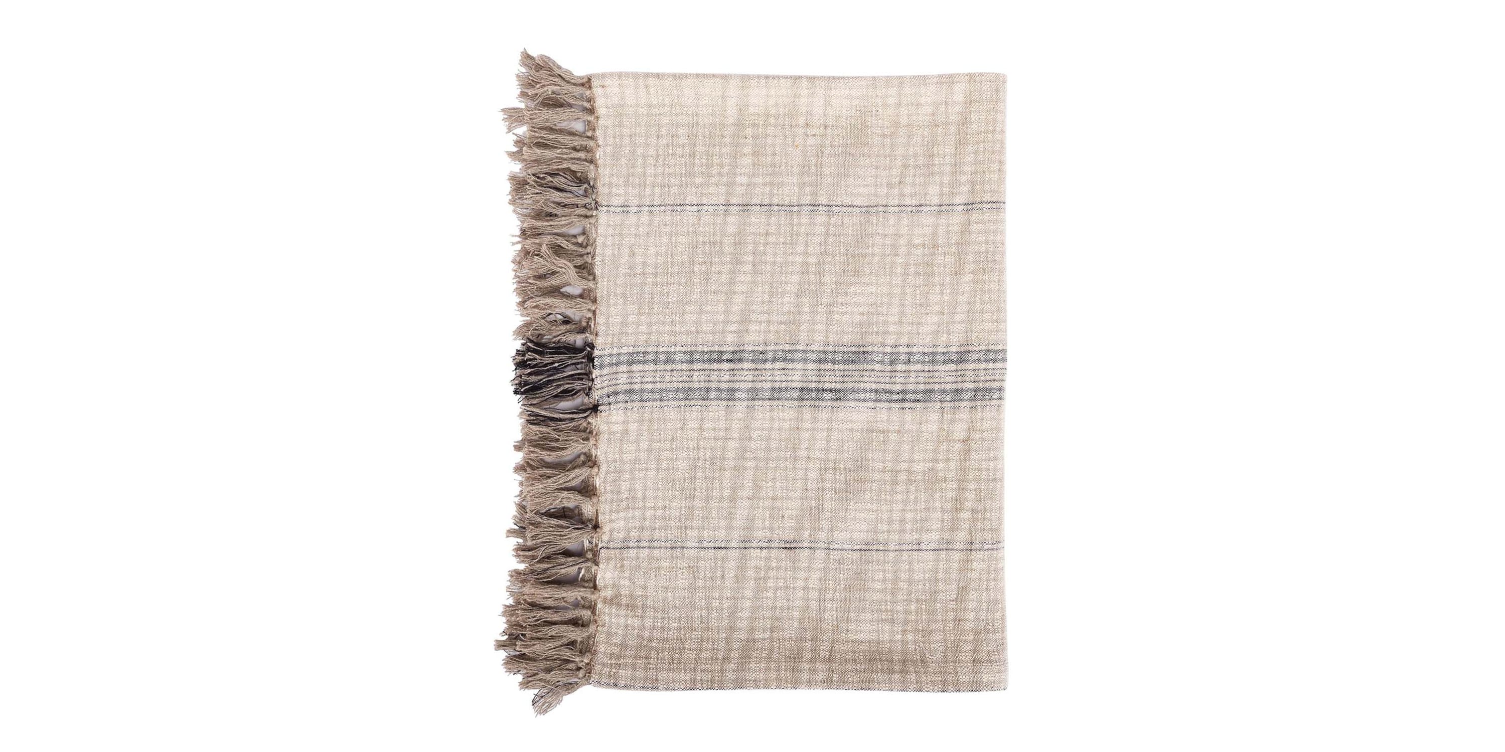 Ria Throw Bassett