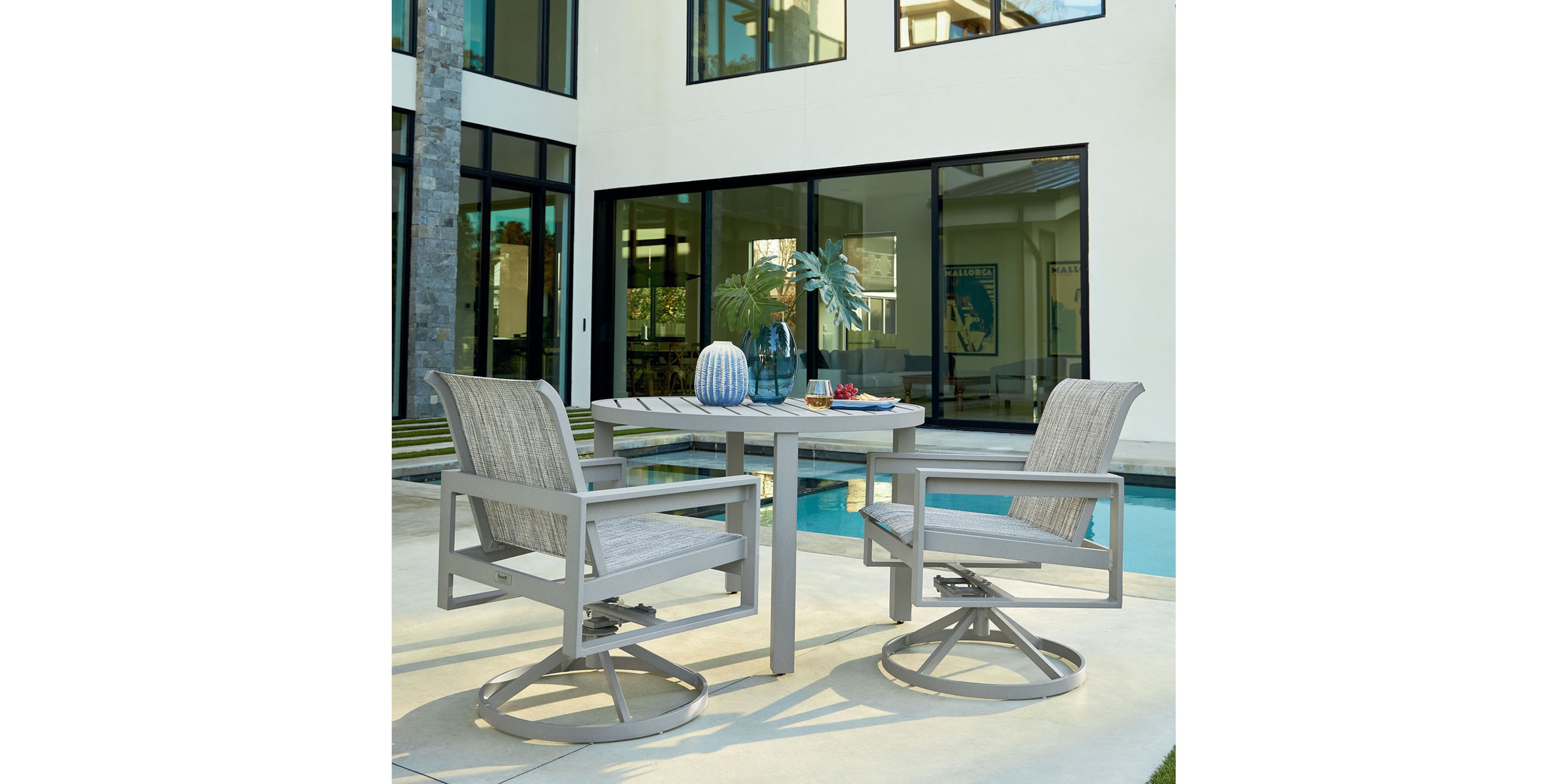 Bonavista Outdoor Round Dining Table Bassett