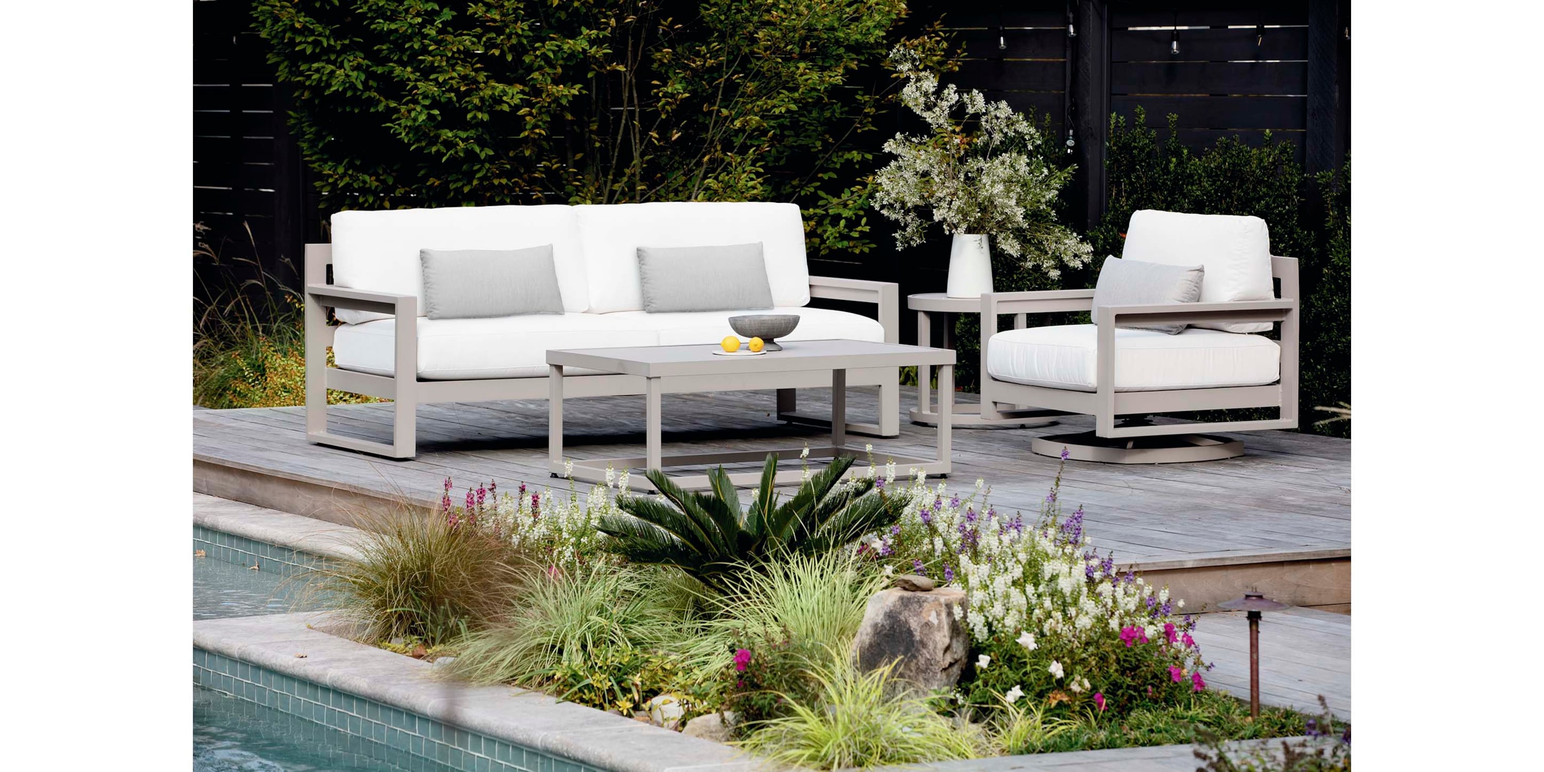 Bonavista Outdoor Track Arm Sofa Bassett