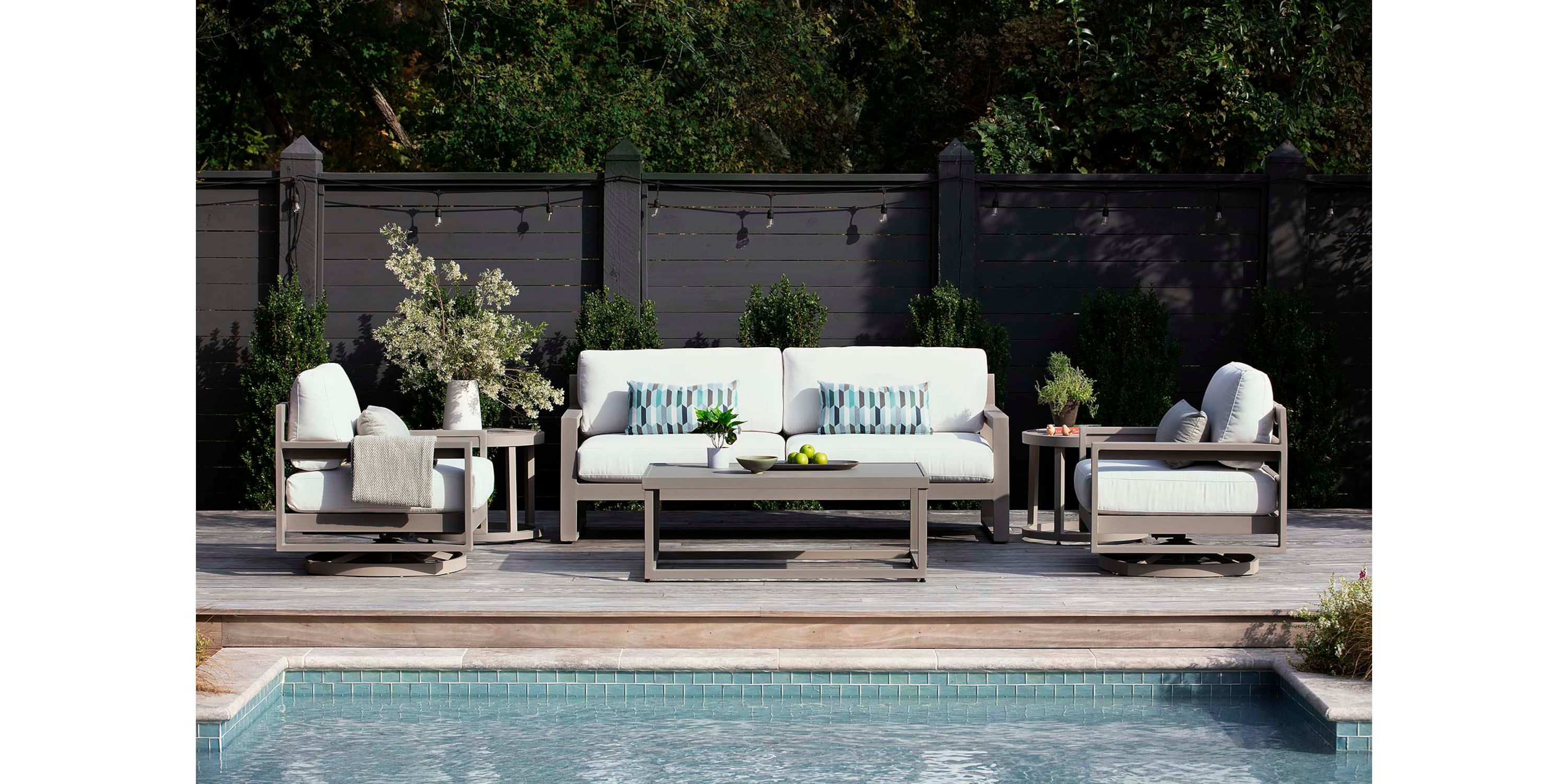 Bonavista Outdoor Track Arm Sofa Bassett