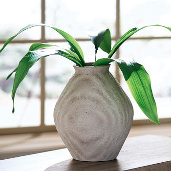 Hannela Vase Signature Design by Ashley® Home Accents