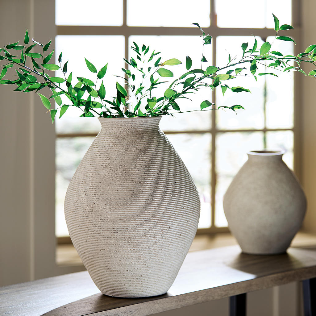Hannela Vase Signature Design by Ashley® Home Accents