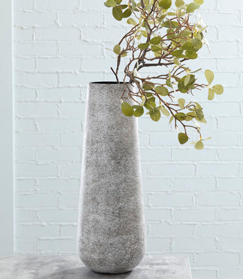 Fynn Vase Signature Design by Ashley® Home Accents