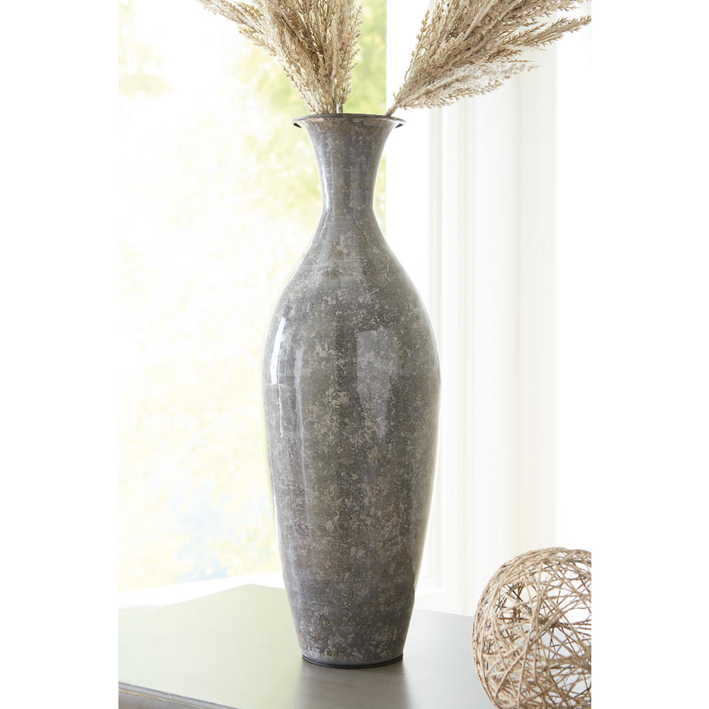 Brockwich Vase Signature Design by Ashley® Home Accents