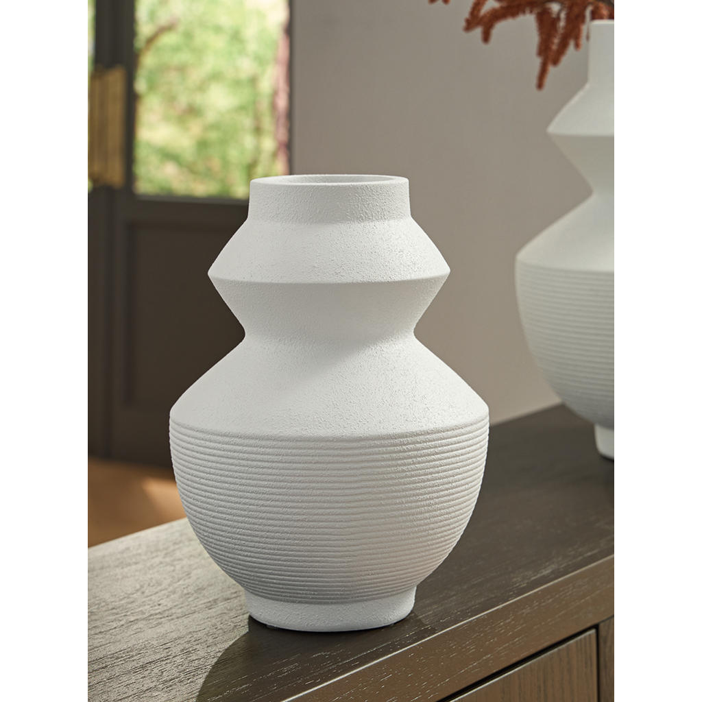 Naveen Vase Signature Design by Ashley® Home Accents
