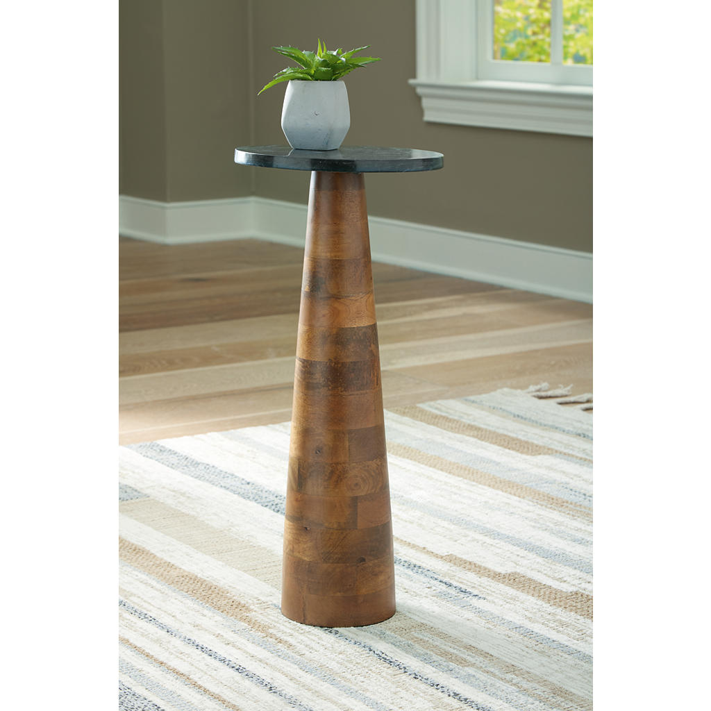 Quinndon Accent Table Signature Design by Ashley® Living Room