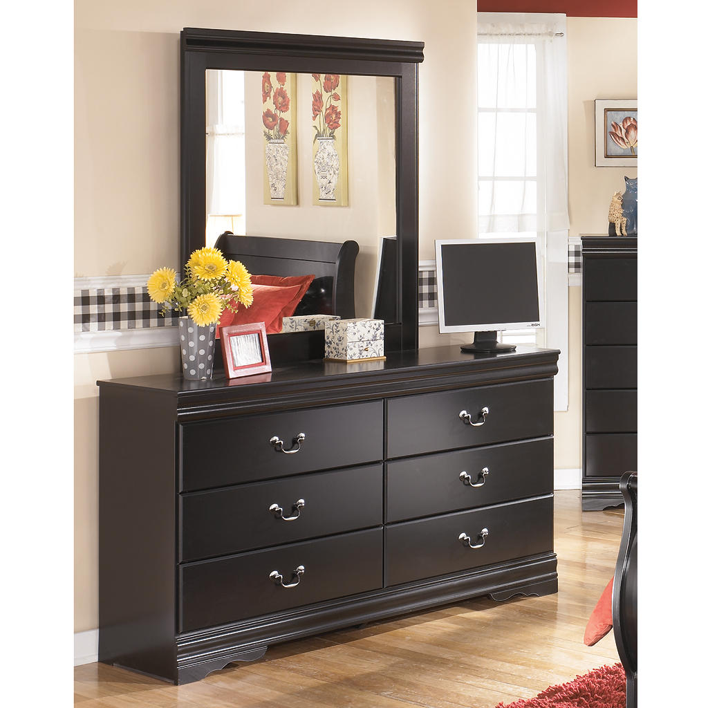 Huey Vineyard Full Sleigh Bed, Dresser, Mirror, Chest and Nightstand Signature Design by Ashley® Uncategorized