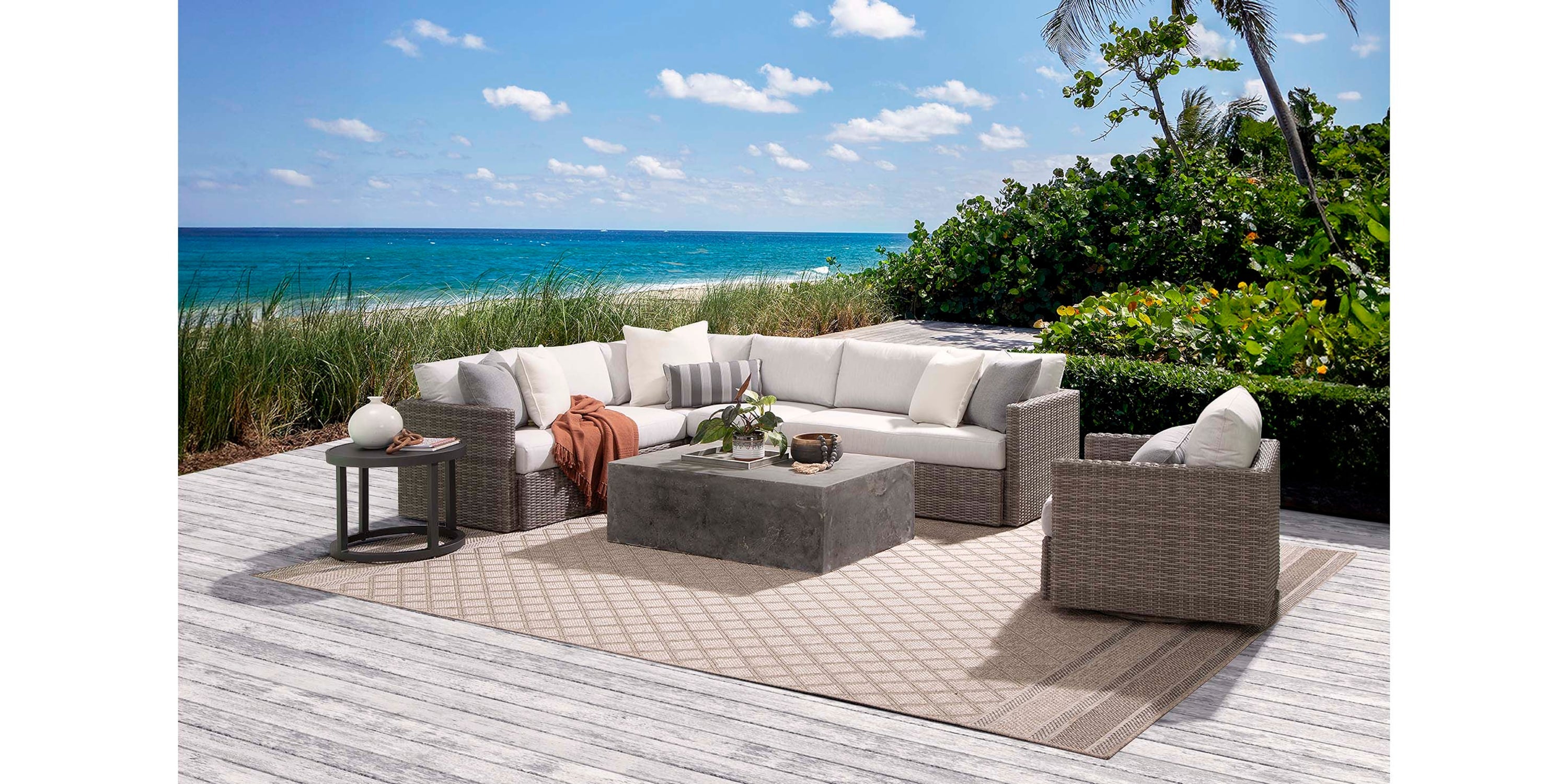 Ashford Outdoor Lounge Chair Bassett