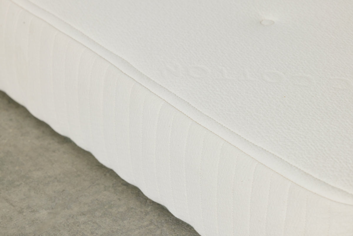 Avocado Eco Organic Kids Mattress — Low-Profile Latex Hybrid, 7.5 in