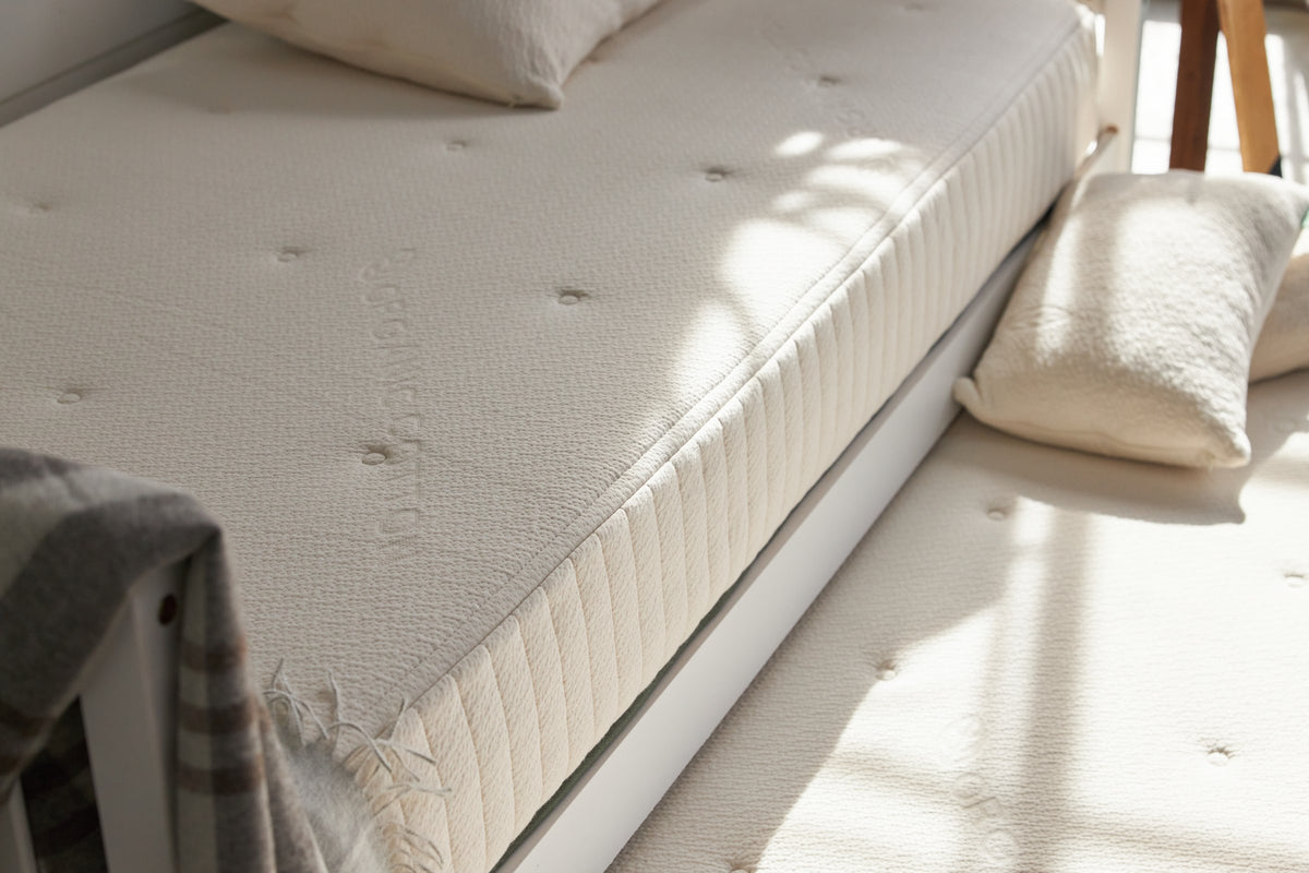 Avocado Eco Organic Kids Mattress — Low-Profile Latex Hybrid, 7.5 in