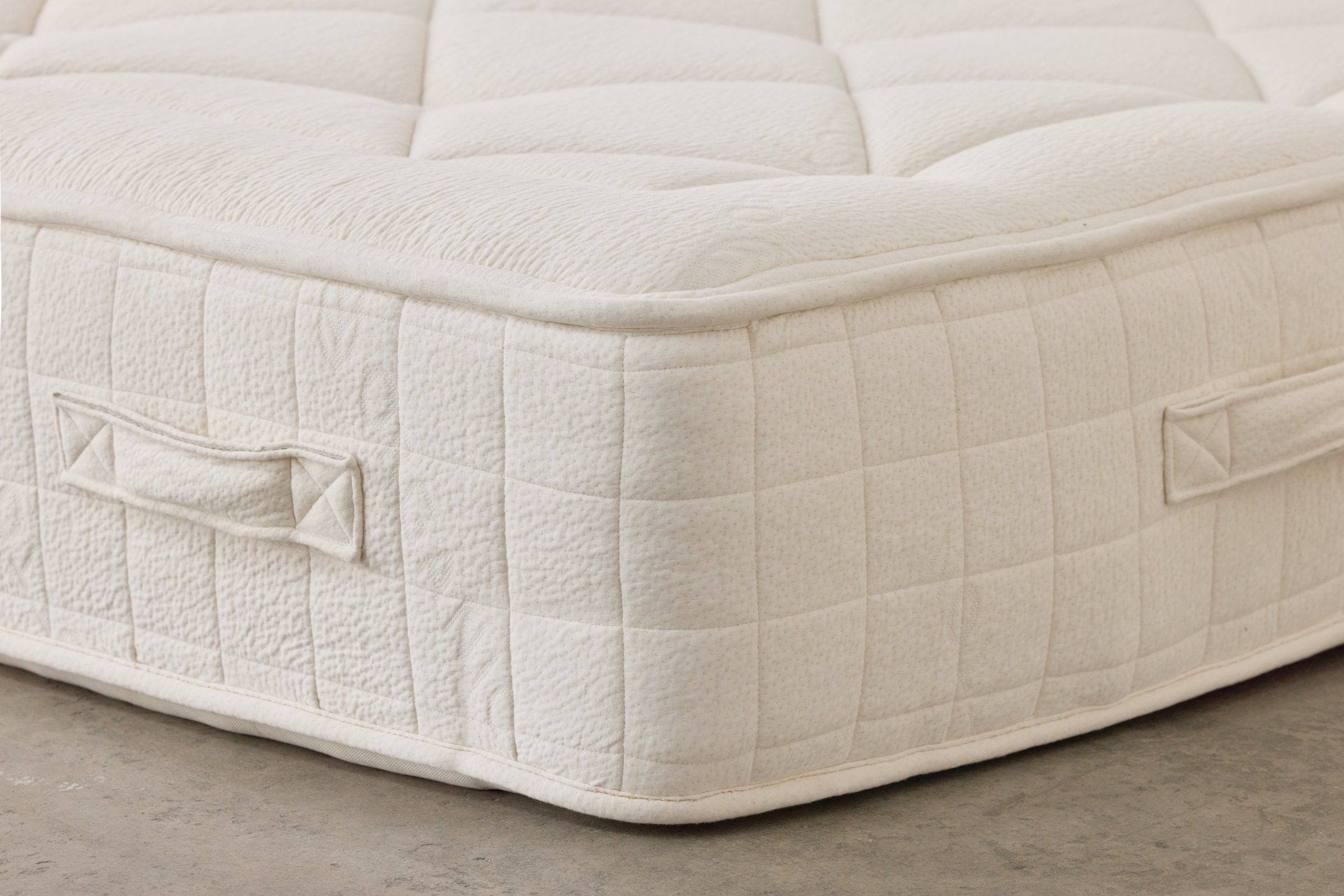 Avocado Luxury Organic Mattress Medium Tight-Top — Double Coil Latex Hybrid